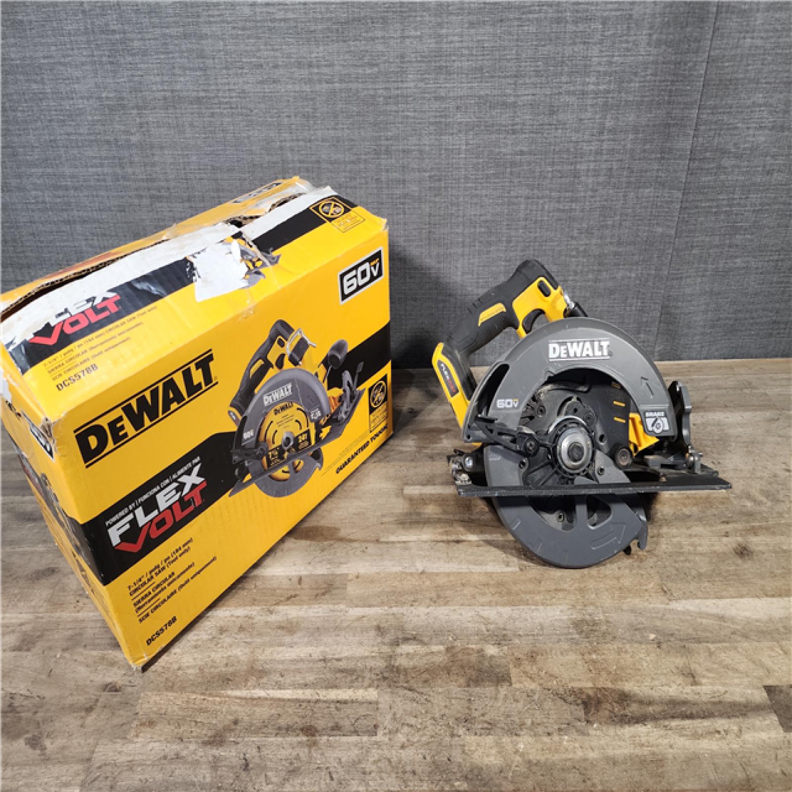 HOUSTON LOCATION - AS-IS DeWALT Flexvolt Max 7-1/4 60V Brushless Circular Saw (Tool Only)