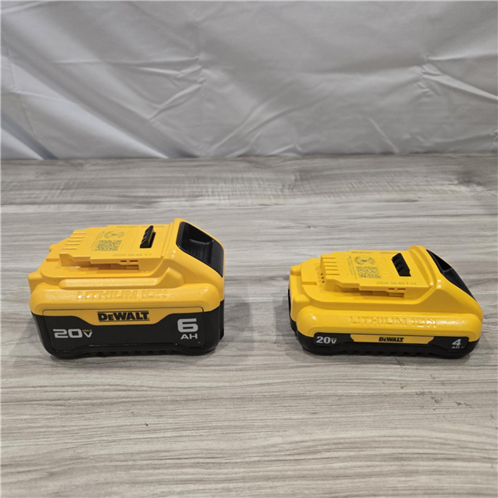 AS-IS  DEWALT 20V MAX 6.0Ah and 4.0Ah Battery and Charger Starter Kit
