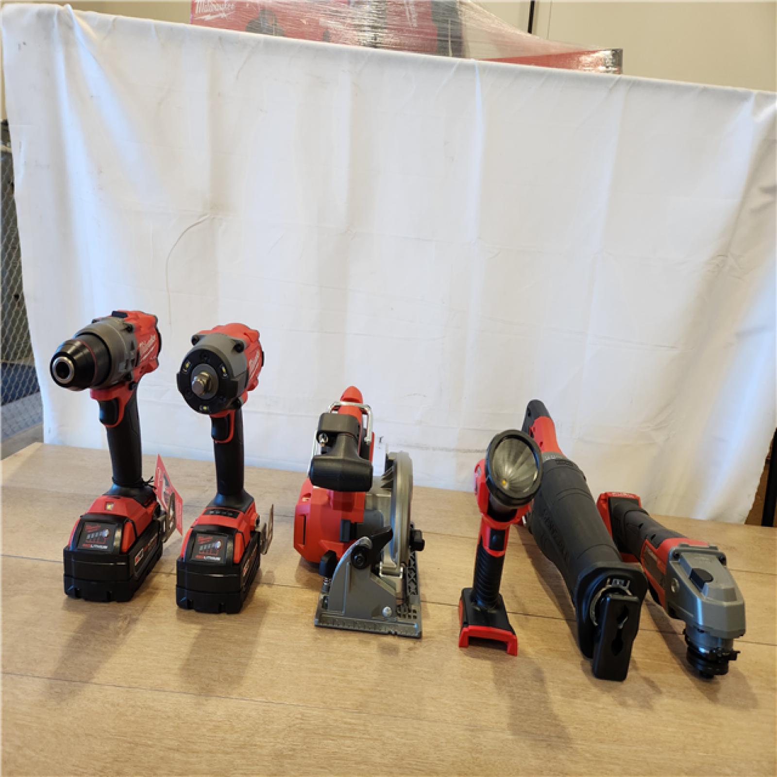 Milwaukee M18 FUEL 18V Lithium-Ion Brushless Cordless Combo Kit with Two 5.0 Ah Batteries  1 Charger  2 Tool Bags (6-Tool)