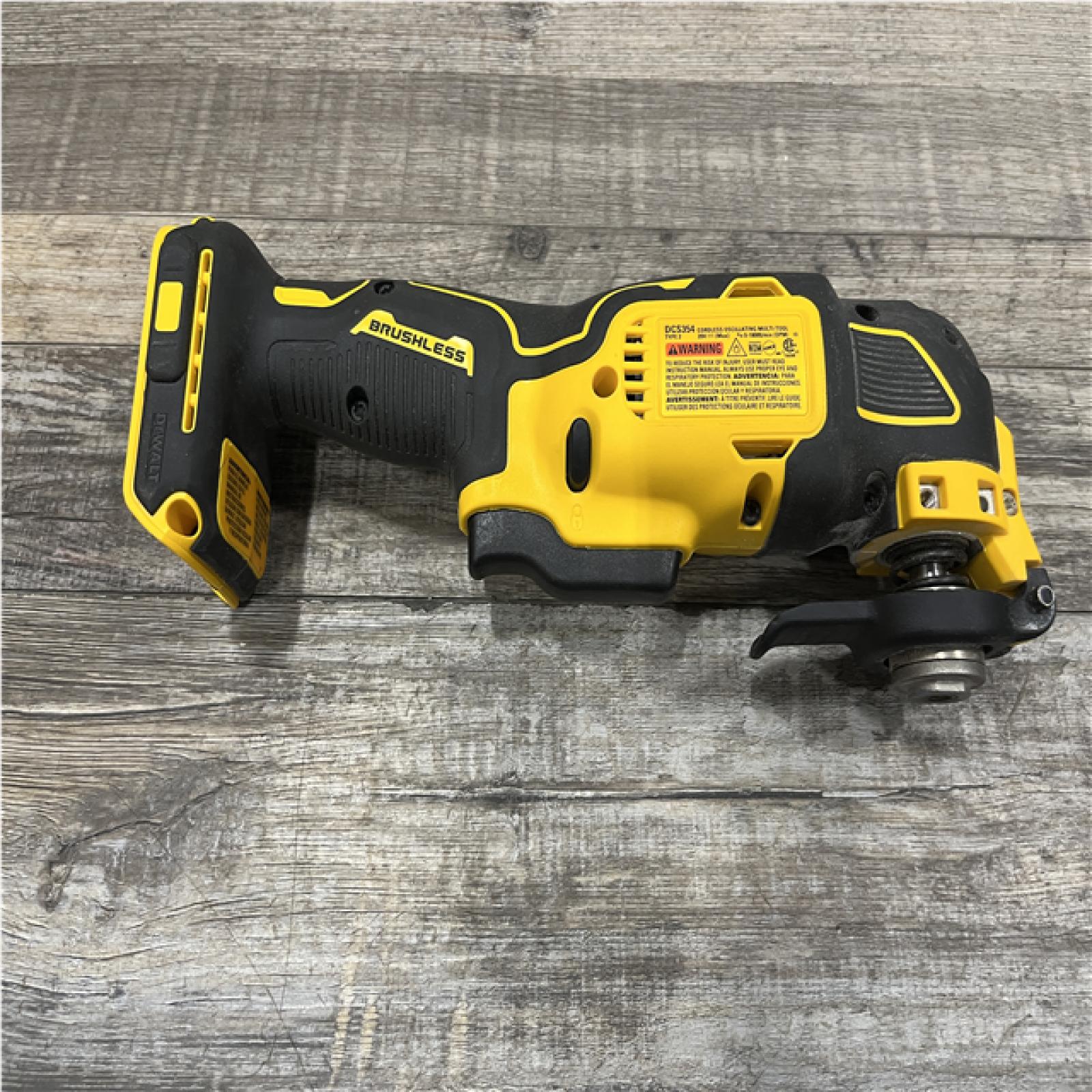 AS-IS DEWALT ATOMIC 20V MAX Lithium-Ion Cordless Brushless Oscillating Tool Kit