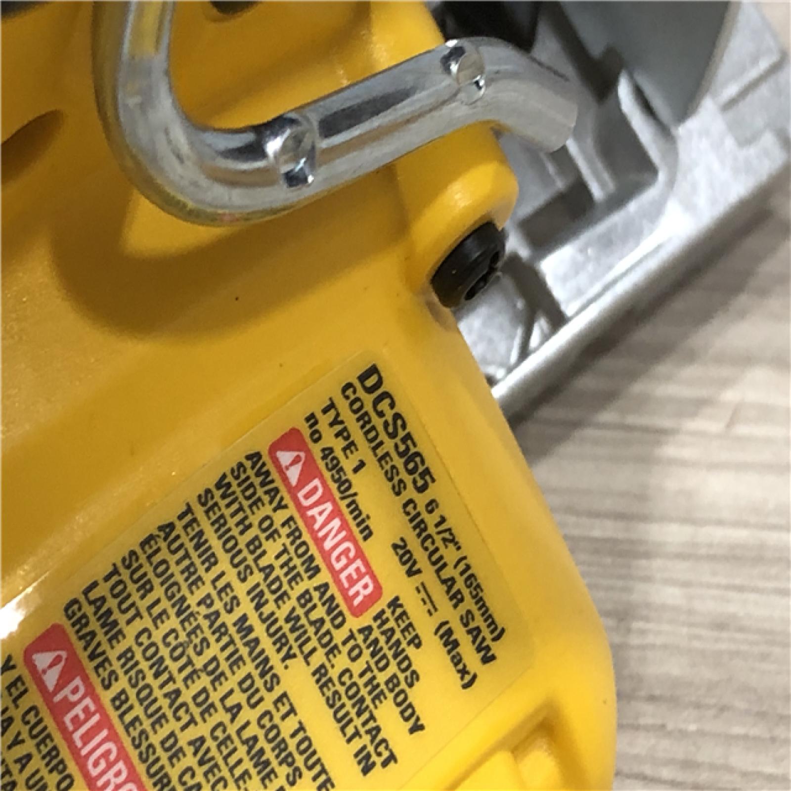 AS-IS DEWALT 20V MAX Cordless 6-1/2 in. Sidewinder Style Circular Saw (Tool Only)