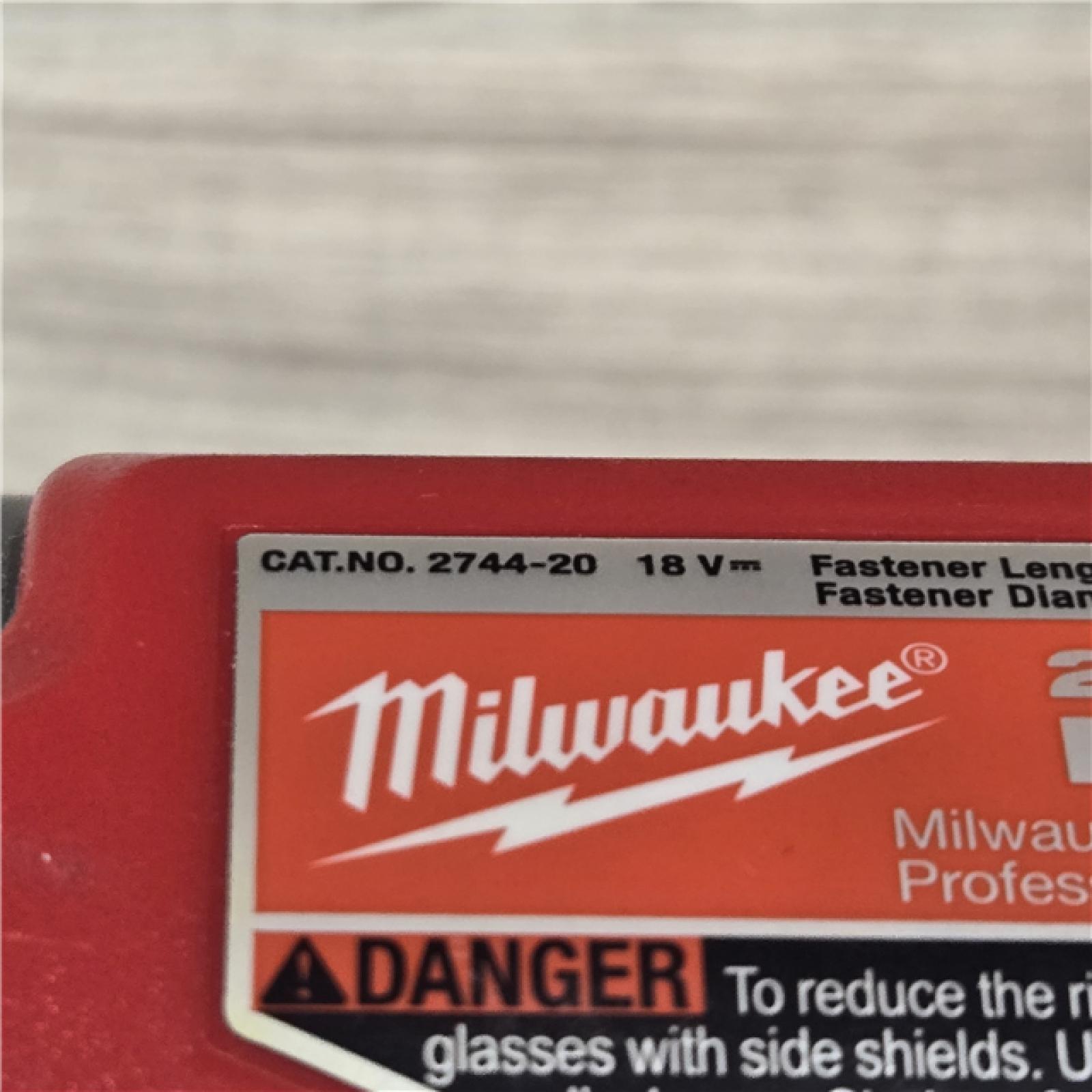 AS-IS Milwaukee 2744-20 M18 FUEL 3-1/2 in. 18V 21-Degree Cordless Framing Nailer (Tool-Only)