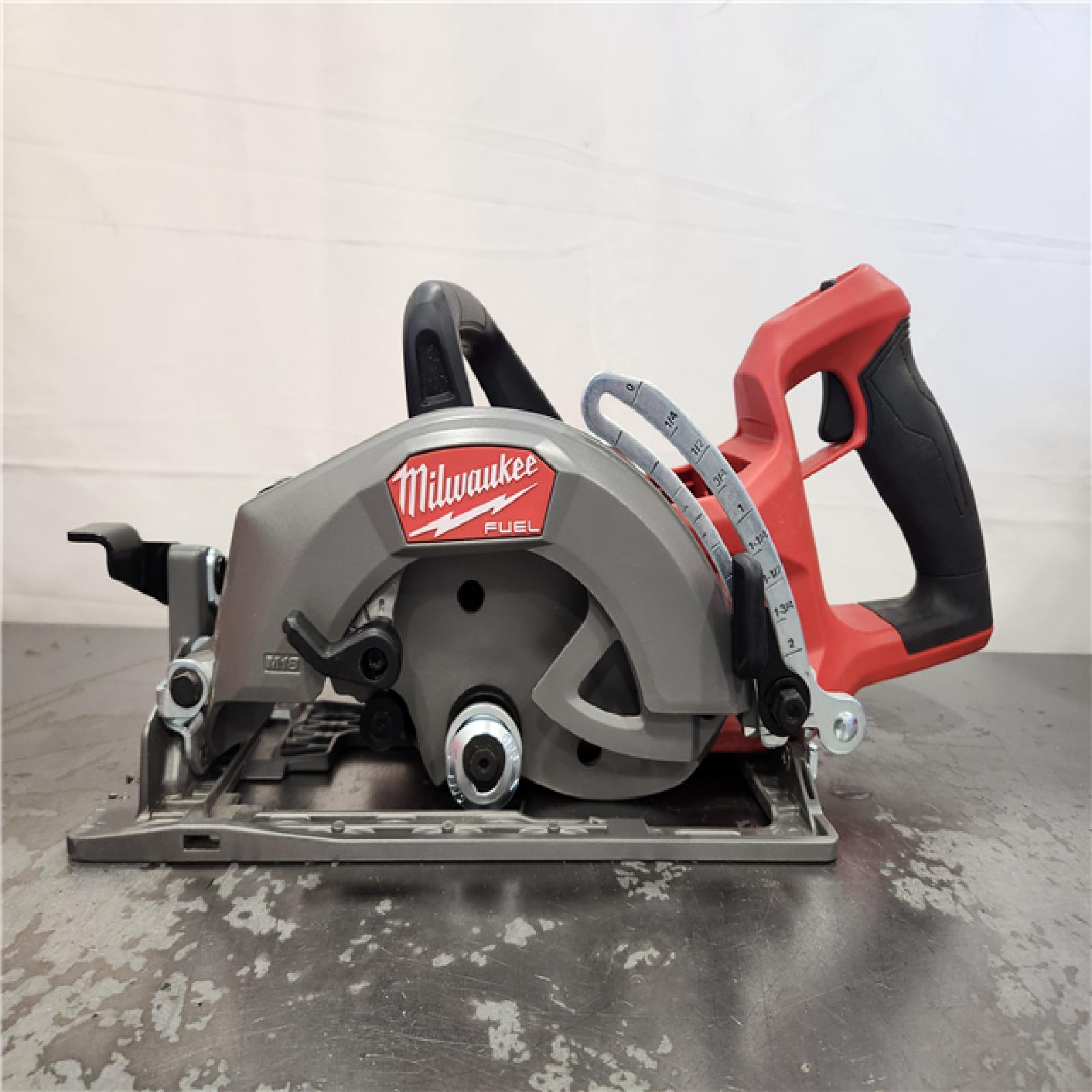 AS-IS- Milwaukee FUEL 18V Lithium-Ion Cordless 7-1/4 in. Rear Handle Circular Saw (Tool-Only)