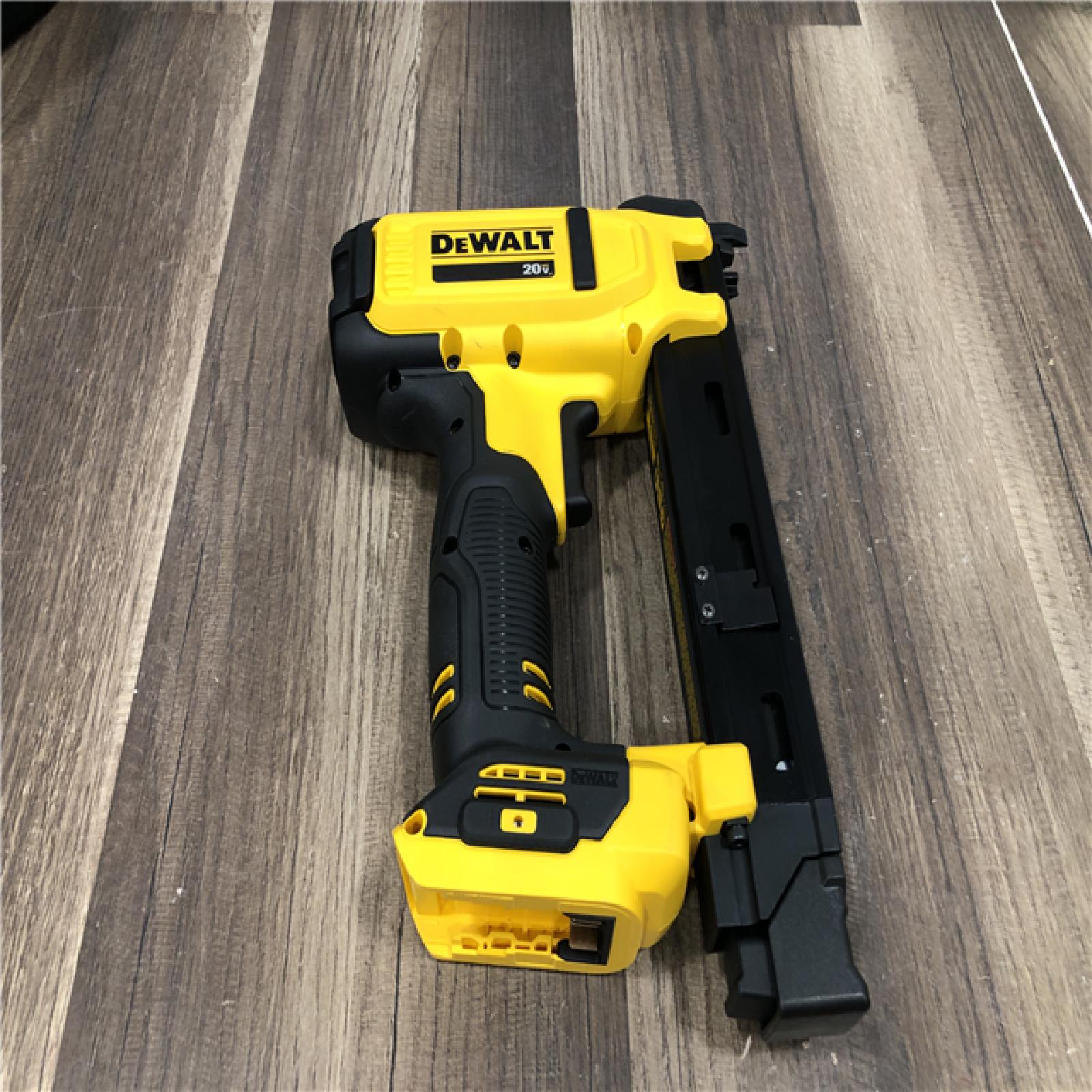 AS-IS DEWALT 20V MAX Lithium-Ion Cordless Cable Stapler Kit