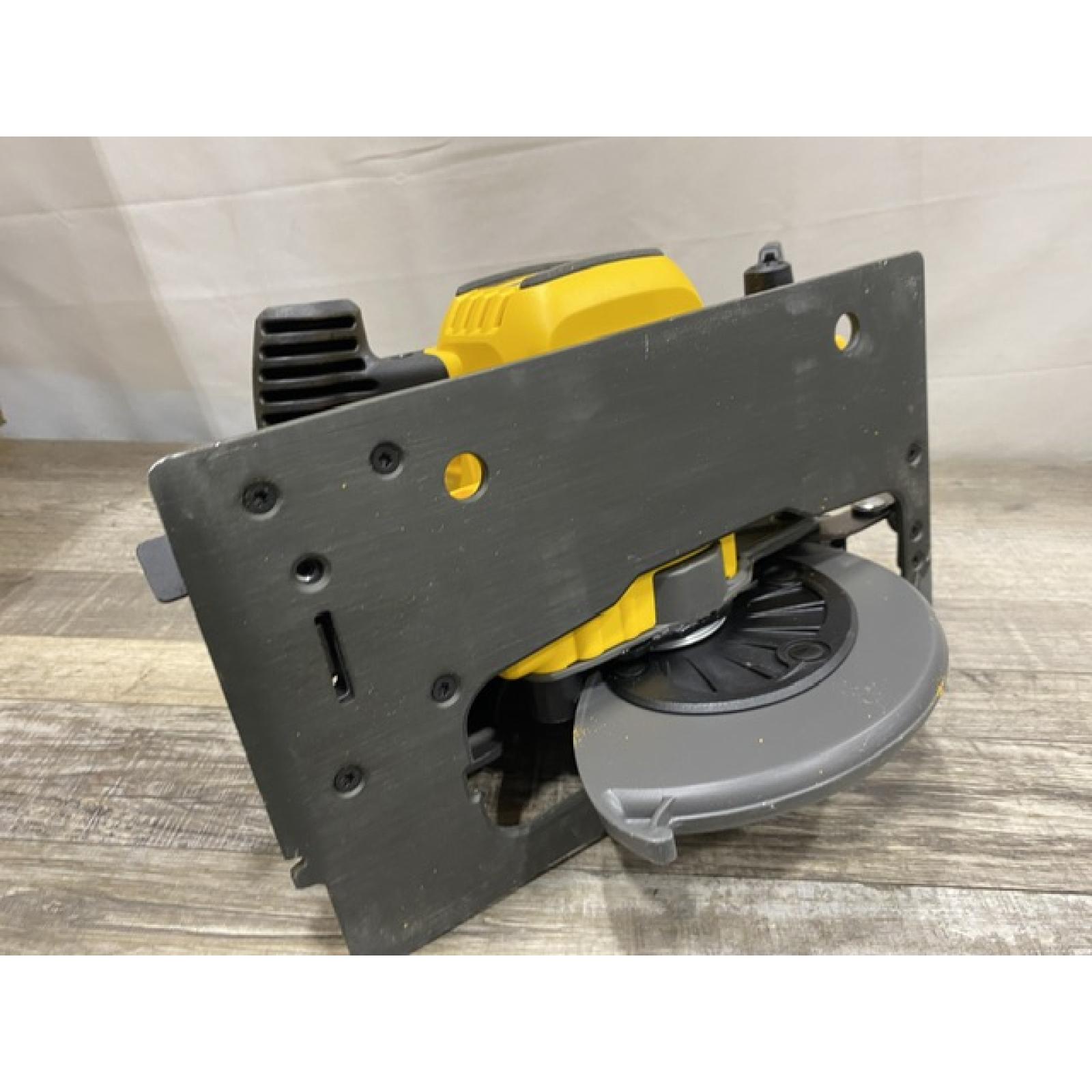 AS-IS DEWALT FLEXVOLT 60V MAX Cordless Brushless 7-1/4 in. Circular Saw with Brake (Tool Only)