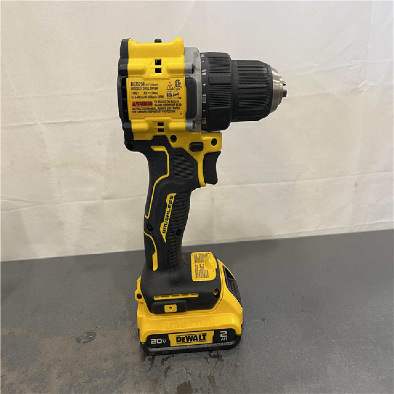 AS-IS - DEWALT ATOMIC COMPACT SERIES 20V MAX* Brushless Cordless 1/2 Drill/Driver Kit