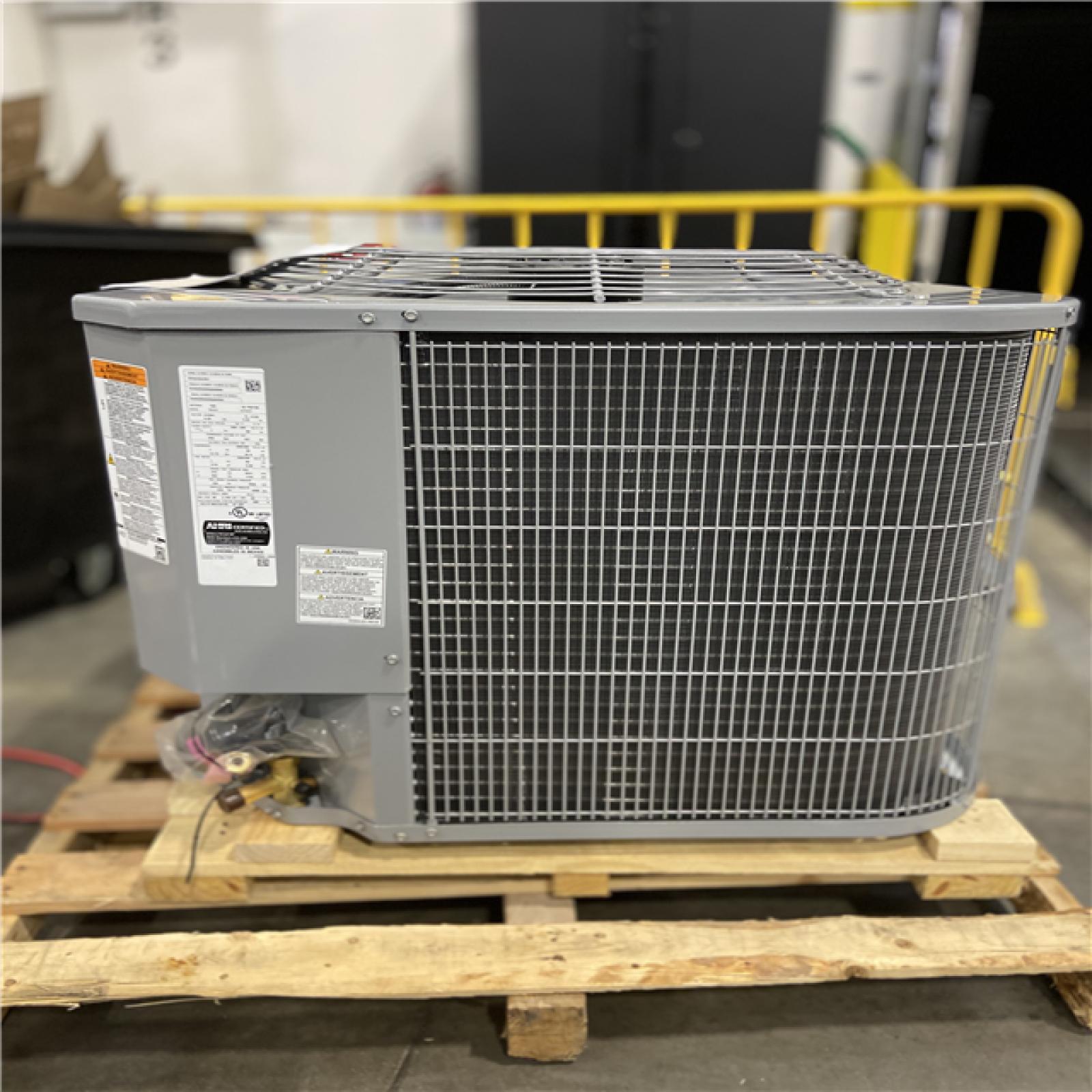 DALLAS LOCATION - Smartcomfort® by Carrier 2.5 Ton 14.3 Seer2 Heat Pump