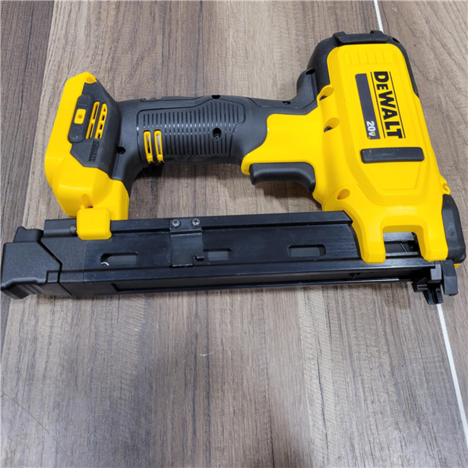 AS-IS DeWalt 20-Volt MAX Lithium-Ion Cordless Cable Stapler (Tool-Only)