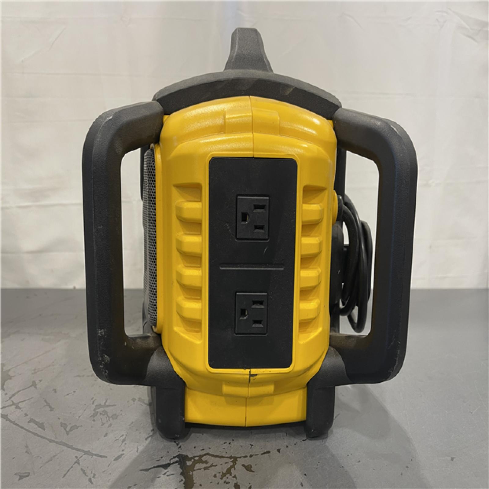 AS-IS- NEW! DEWALT Bluetooth Charger Radio