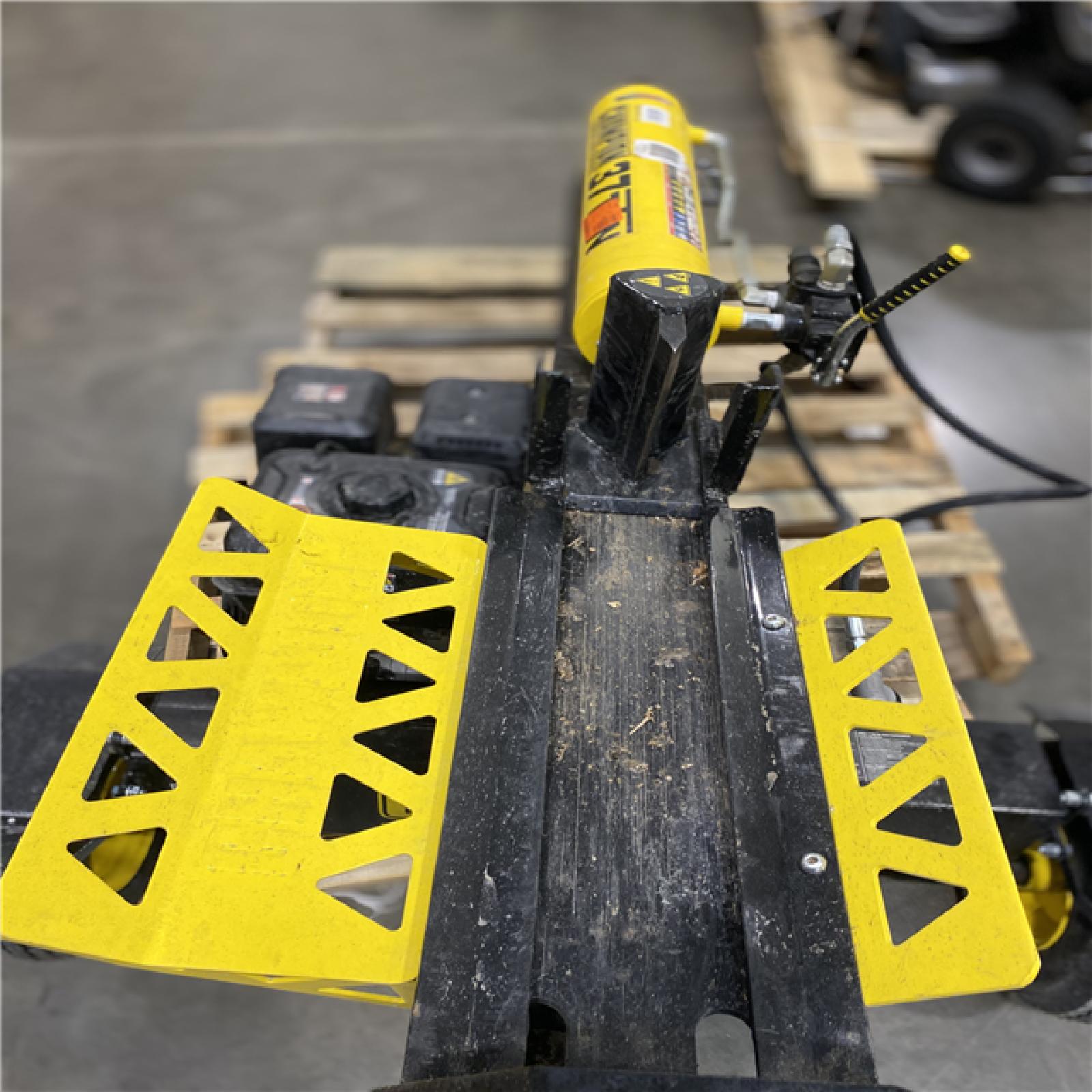 Dallas Location - As-Is Champion Power Equipment 37 Ton 338 cc Gas Log Splitter