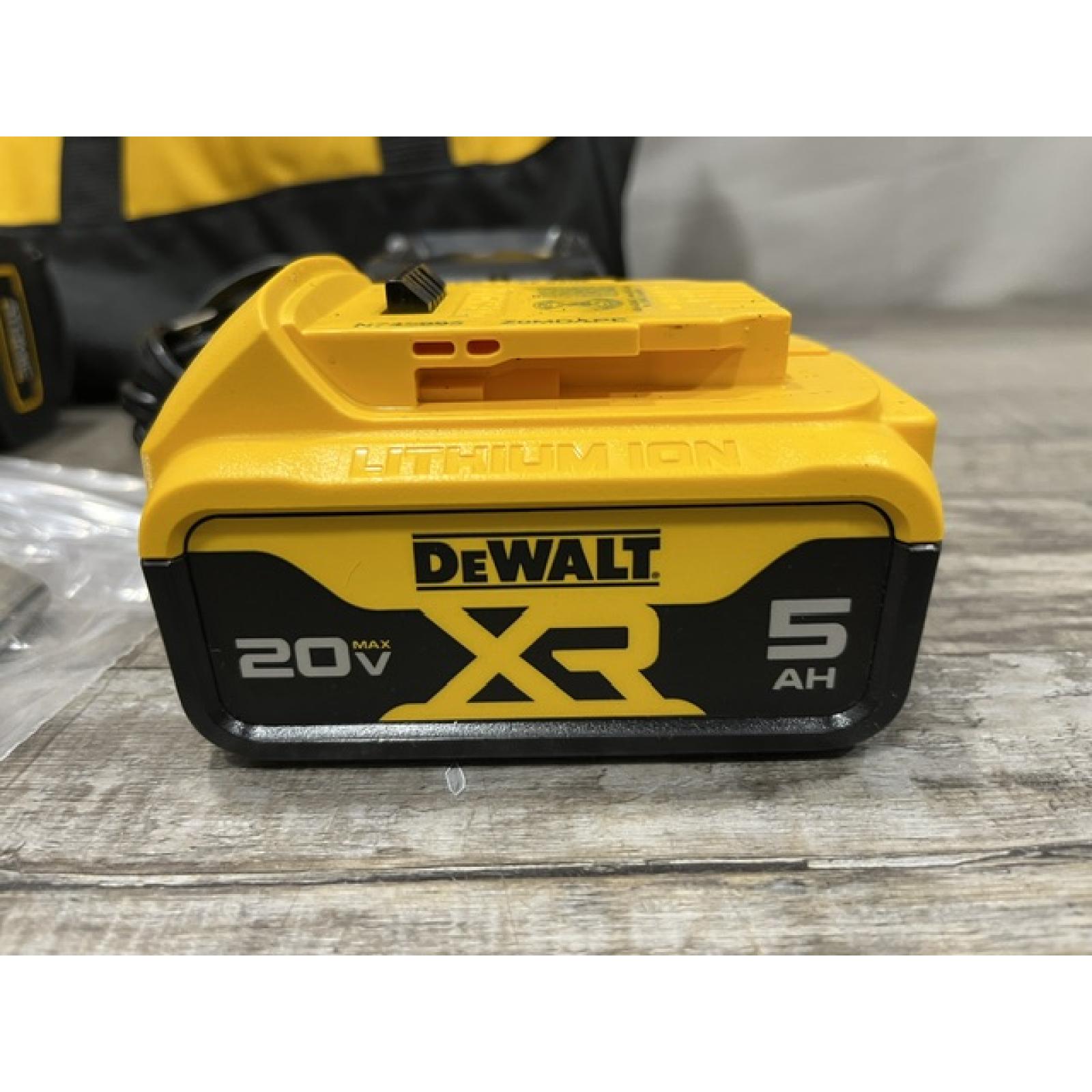 AS-IS DEWALT ATOMIC 20V MAX Lithium-Ion Cordless 1/4 in. Brushless Impact Driver Kit