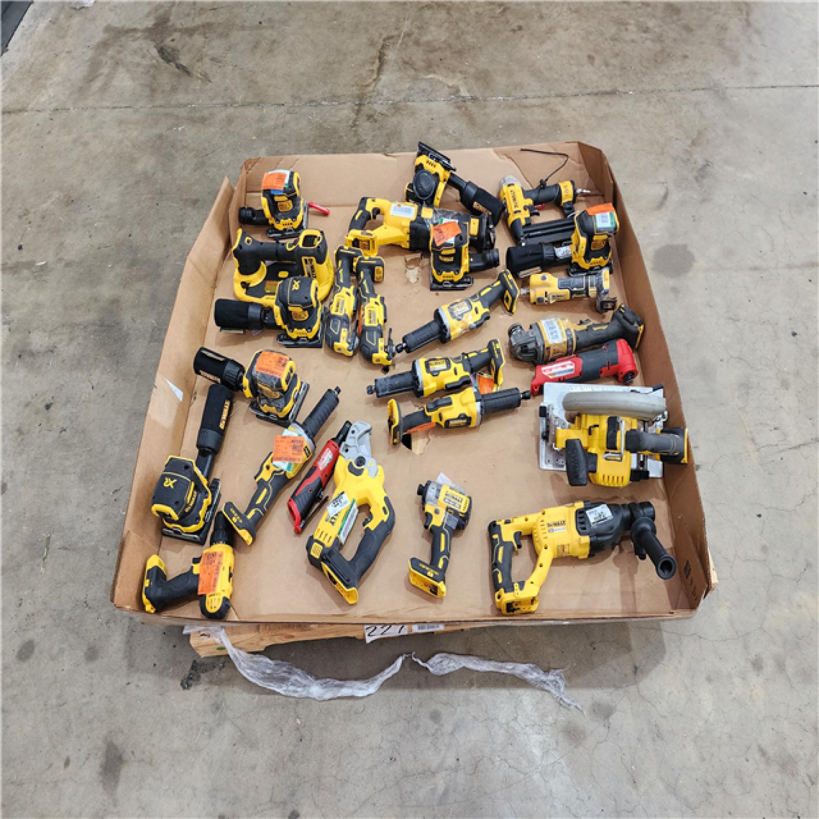 HOUSTON LOCATION - AS-IS TOOL PALLET