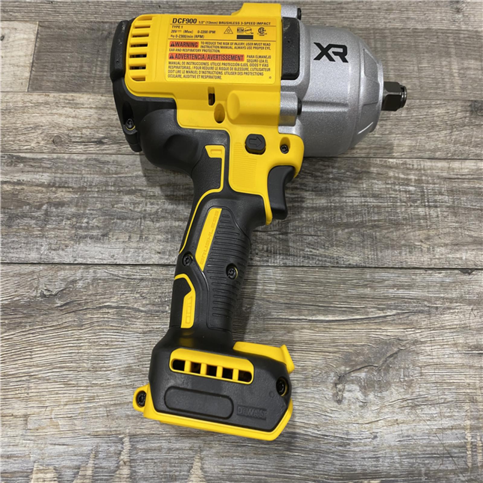 AS-IS DEWALT 20V MAX Lithium-Ion Cordless 1/2 in. Impact Wrench Kit