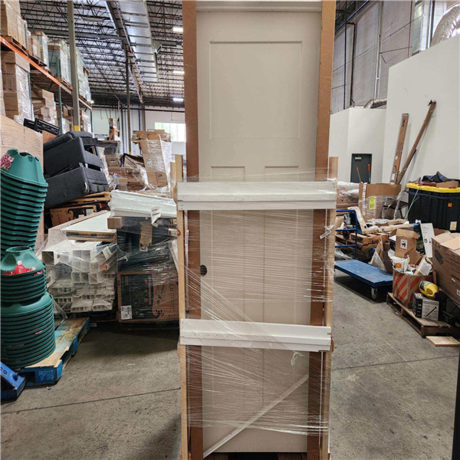 Phoenix Location JELD-WEN 28 in. x 80 in. 3 Panel Craftsman Primed Left-Hand Smooth Solid Core Molded Composite MDF Single Prehung Interior Door Pallet (5 Doors)
