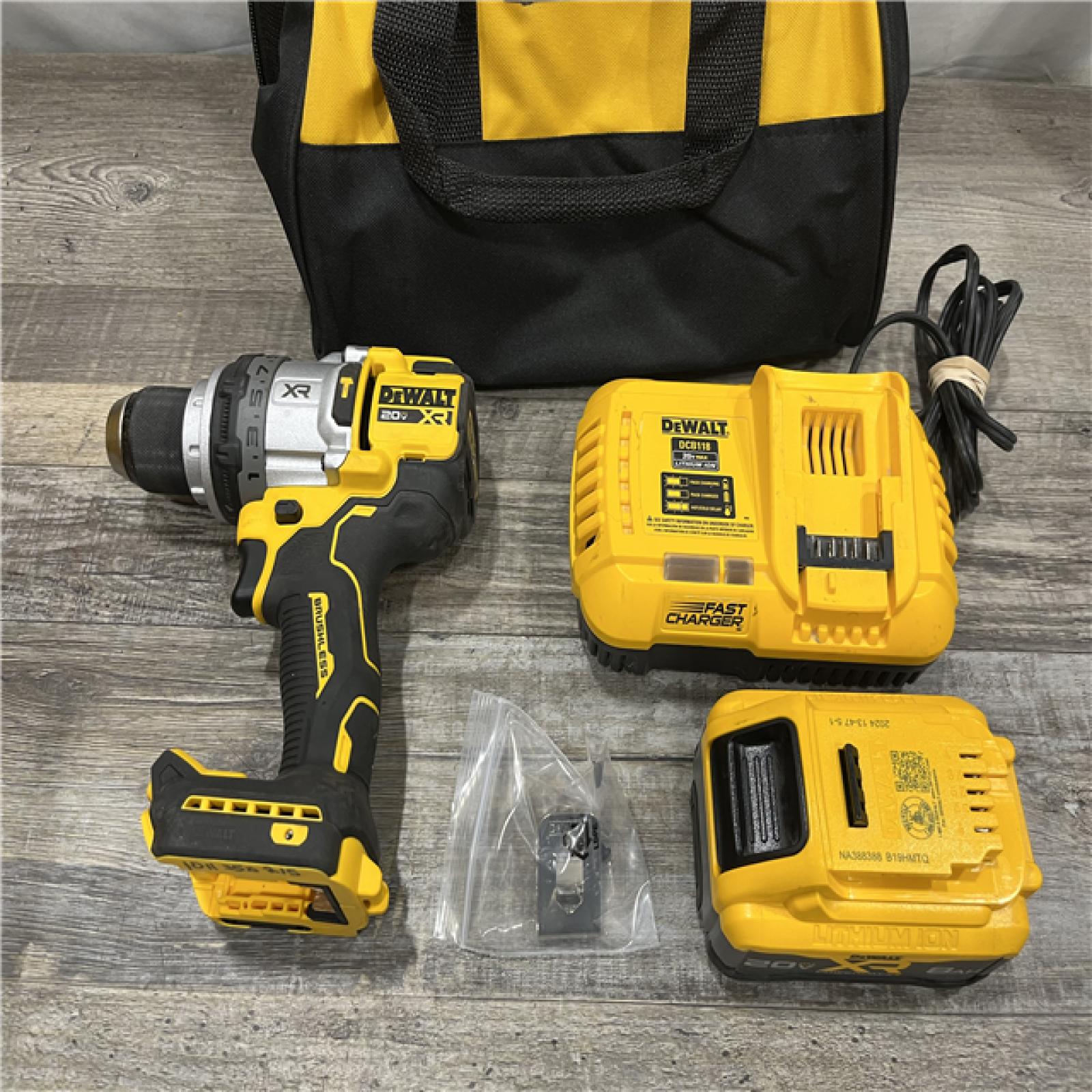 AS-IS DEWALT Atomic 20V Max Lithium-Ion Brushless Cordless Compact 1/4 in. Impact Driver Kit