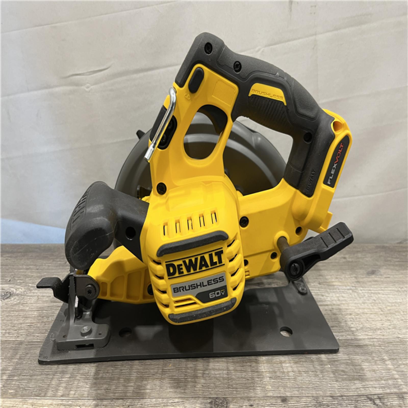 AS-IS DEWALT FLEXVOLT 60V MAX Cordless Brushless 7-1/4 in. Circular Saw with Brake (Tool Only)
