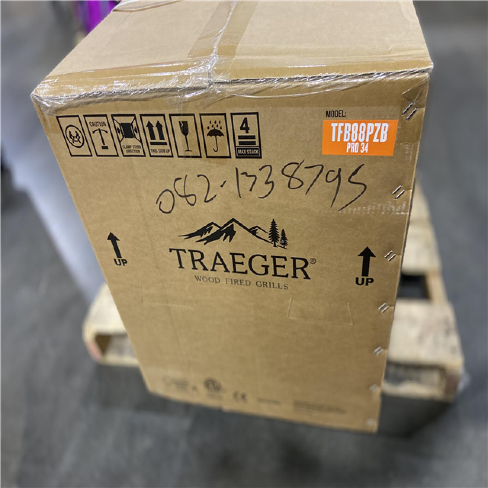 DALLAS LOLCATION - Traeger Pro Series 34-Pellet Grill and Smoker in Bronze