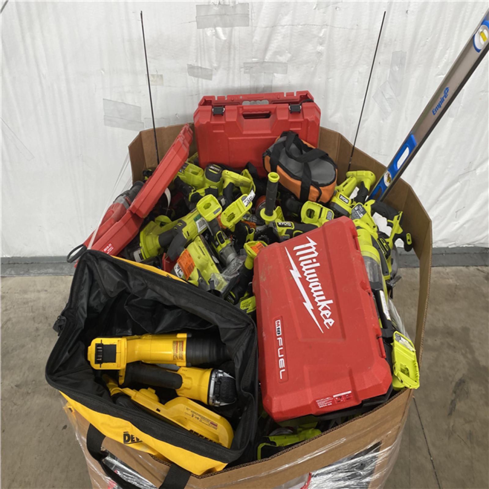 Houston Location AS IS - Tool Pallet