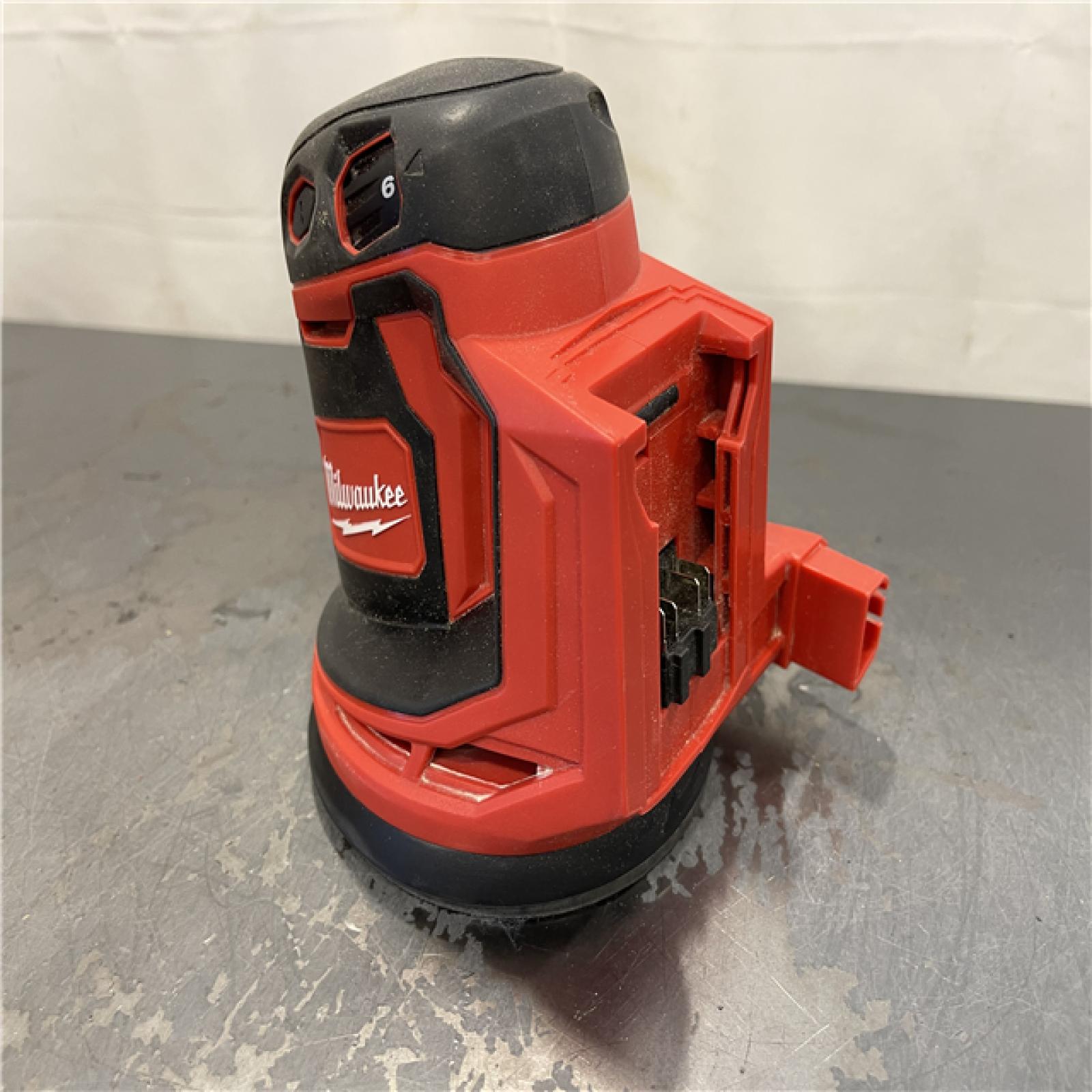 AS-IS - Milwaukee M18 18V Lithium-Ion Cordless 5 in. Random Orbit Sander