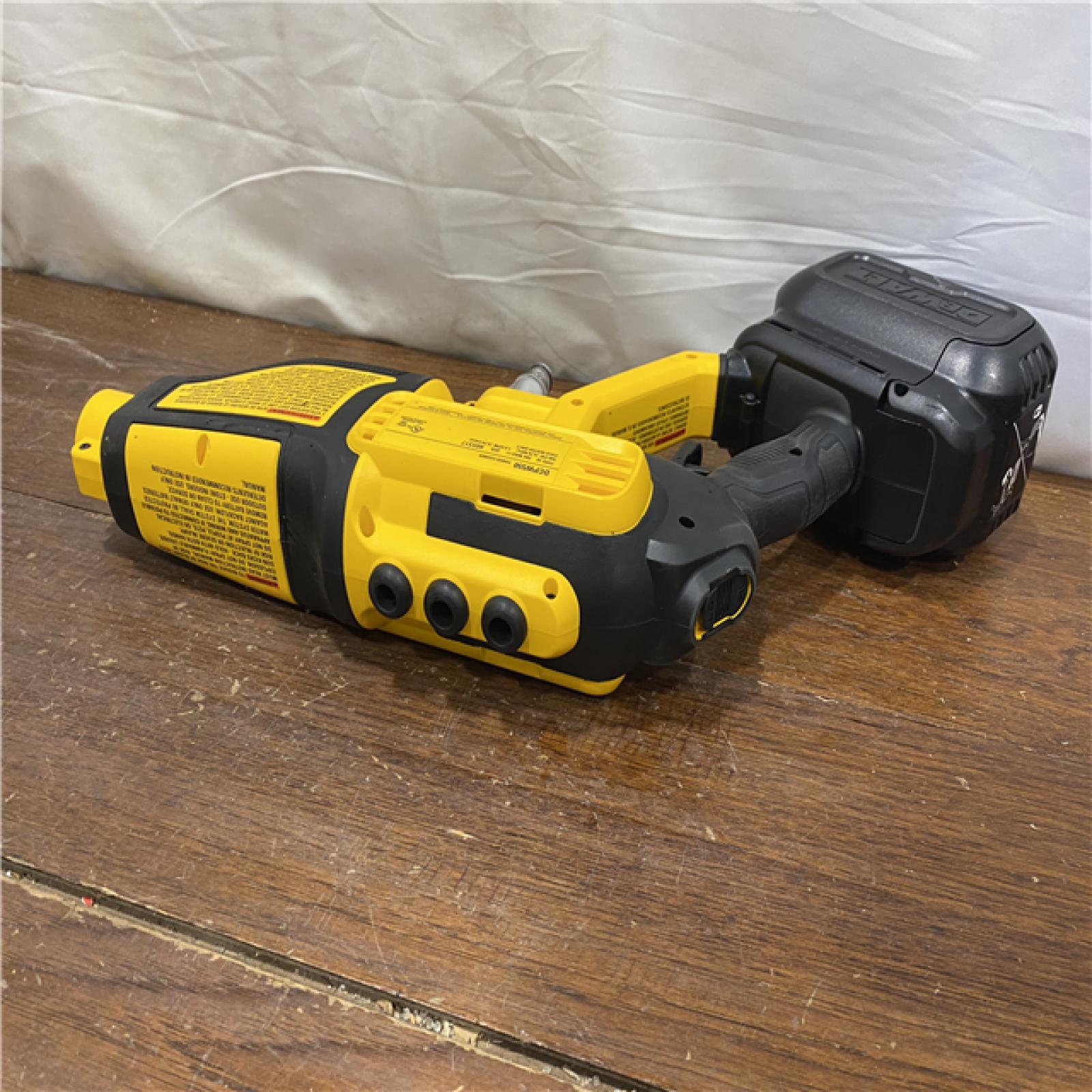 AS-IS Dewalt 20V 550 PSI  1 GPM Cordless Power Cleaner W/ 4 Nozzles Tool-Only DCPW550B