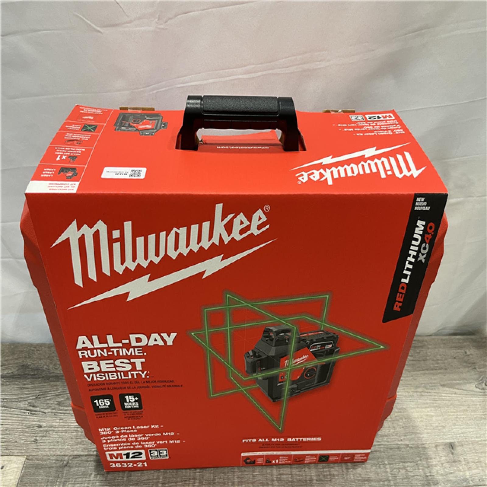 LIKE NEW - Milwaukee 12-Volt Lithium-Ion Cordless Green 250 ft. 3-Plane Laser Level Kit