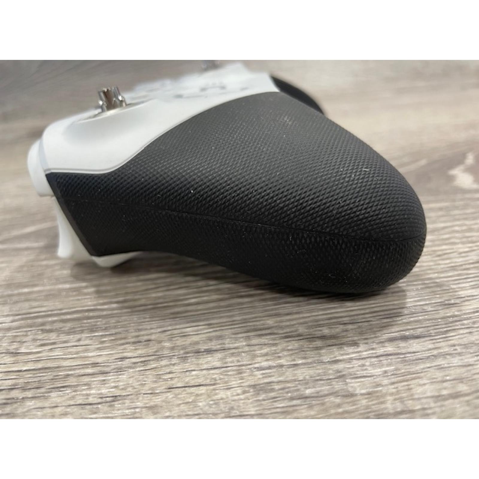 AS-IS  XBOX Elite Wireless Controller Series 2 - White