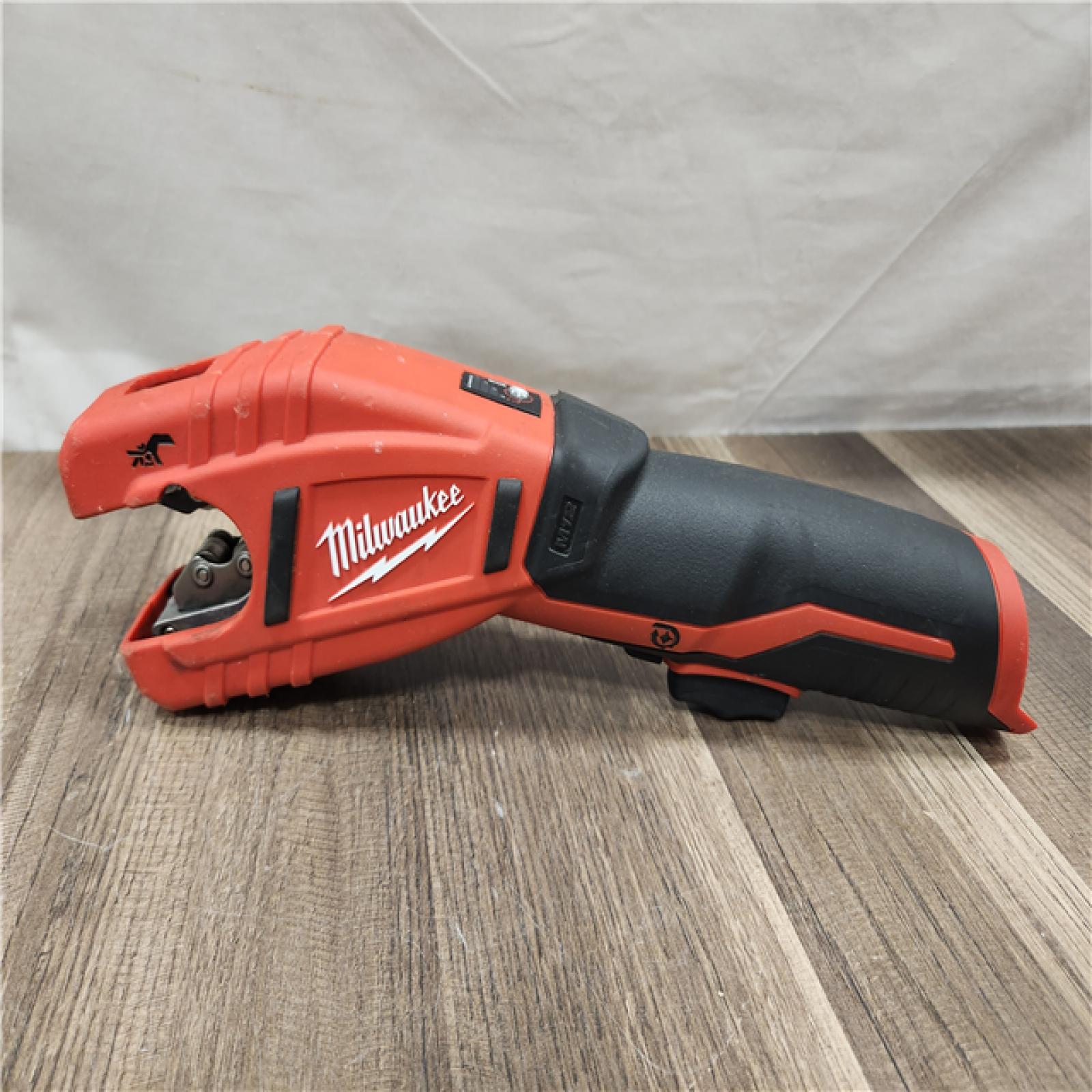AS-IS- Milwaukee M12 12V Lithium-Ion Cordless Copper Tubing Cutter (Tool-Only)