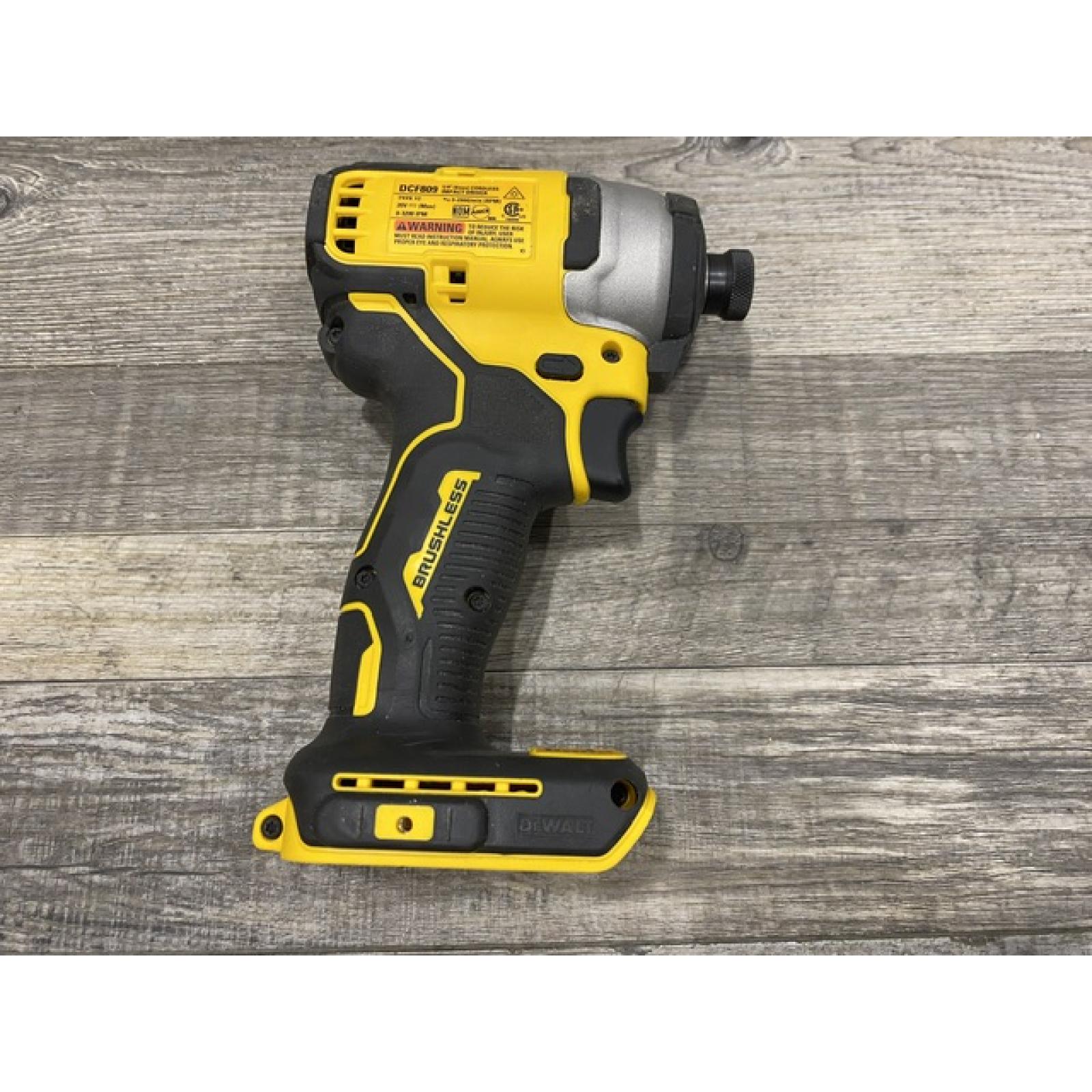 AS-IS DEWALT Atomic 20V Max Lithium-Ion Brushless Cordless Compact 1/4 in. Impact Driver Kit