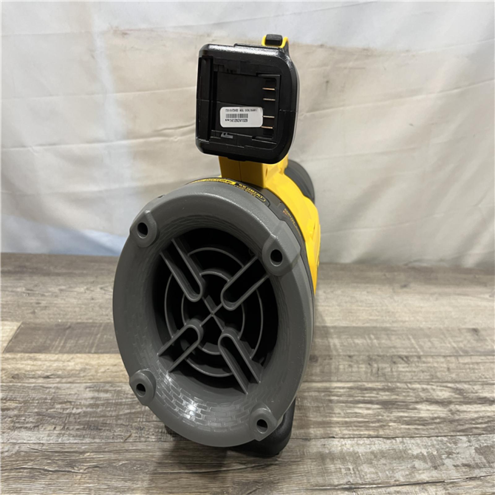 AS-IS DEWALT 20V MAX XR 550 CFM 133 MPH Cordless Battery Powered Blower Kit