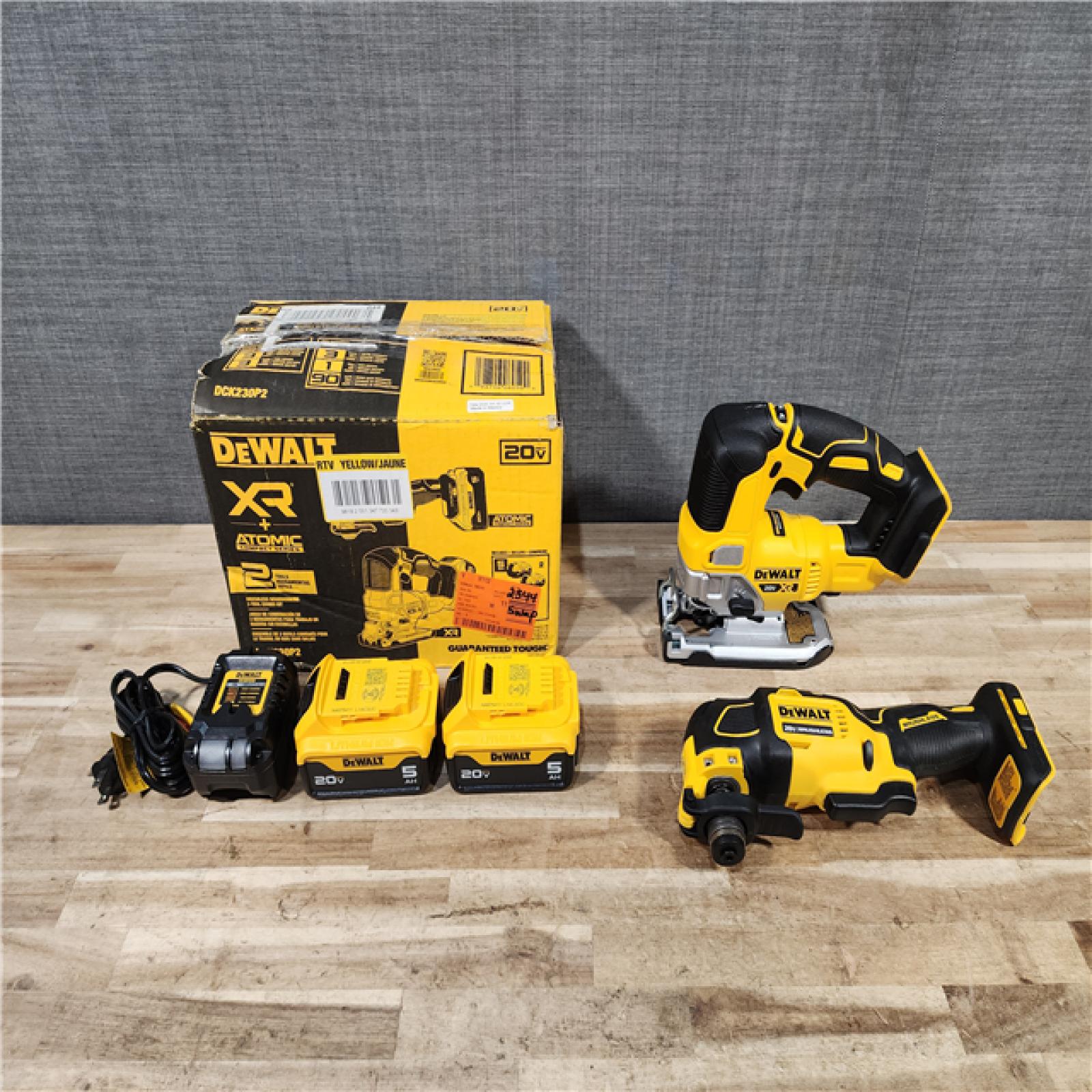 HOUSTON LOCATION - AS-IS (APPEARS LIKE NEW) DEWALT 20V Lithium-Ion 2-Tool Cordless Combo Kit
