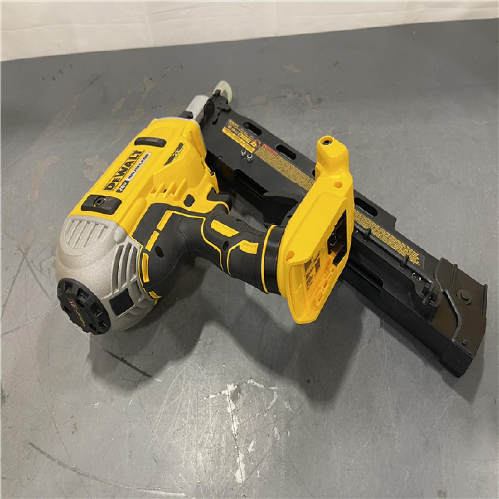 AS-IS - DeWalt 20V MAX XR Lithium-Ion Electric Cordless Brushless 2-Speed 21° Plastic Collated Framing Nailer (Tool Only)