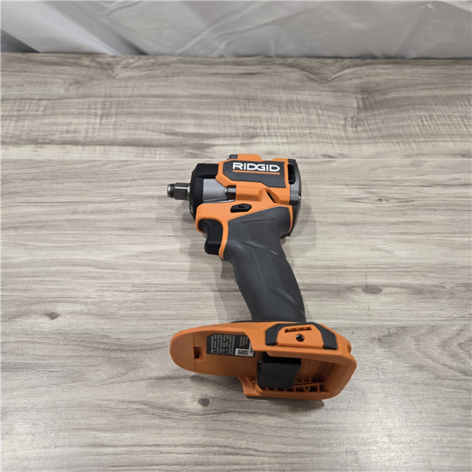LIKE NEW! - 18V SubCompact Brushless Cordless Impact Wrench Kit