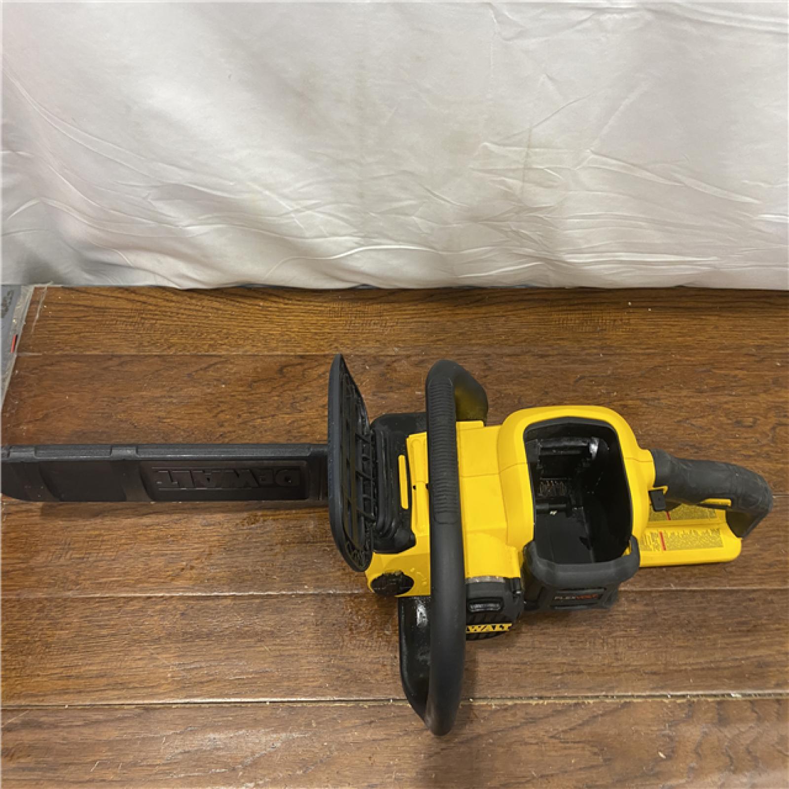 AS-IS DEWALT  FLEXVOLT 60V MAX 16in. Brushless Cordless Battery Powered Chainsaw Kit with (1) FLEXVOLT 2 Ah Battery & Charger