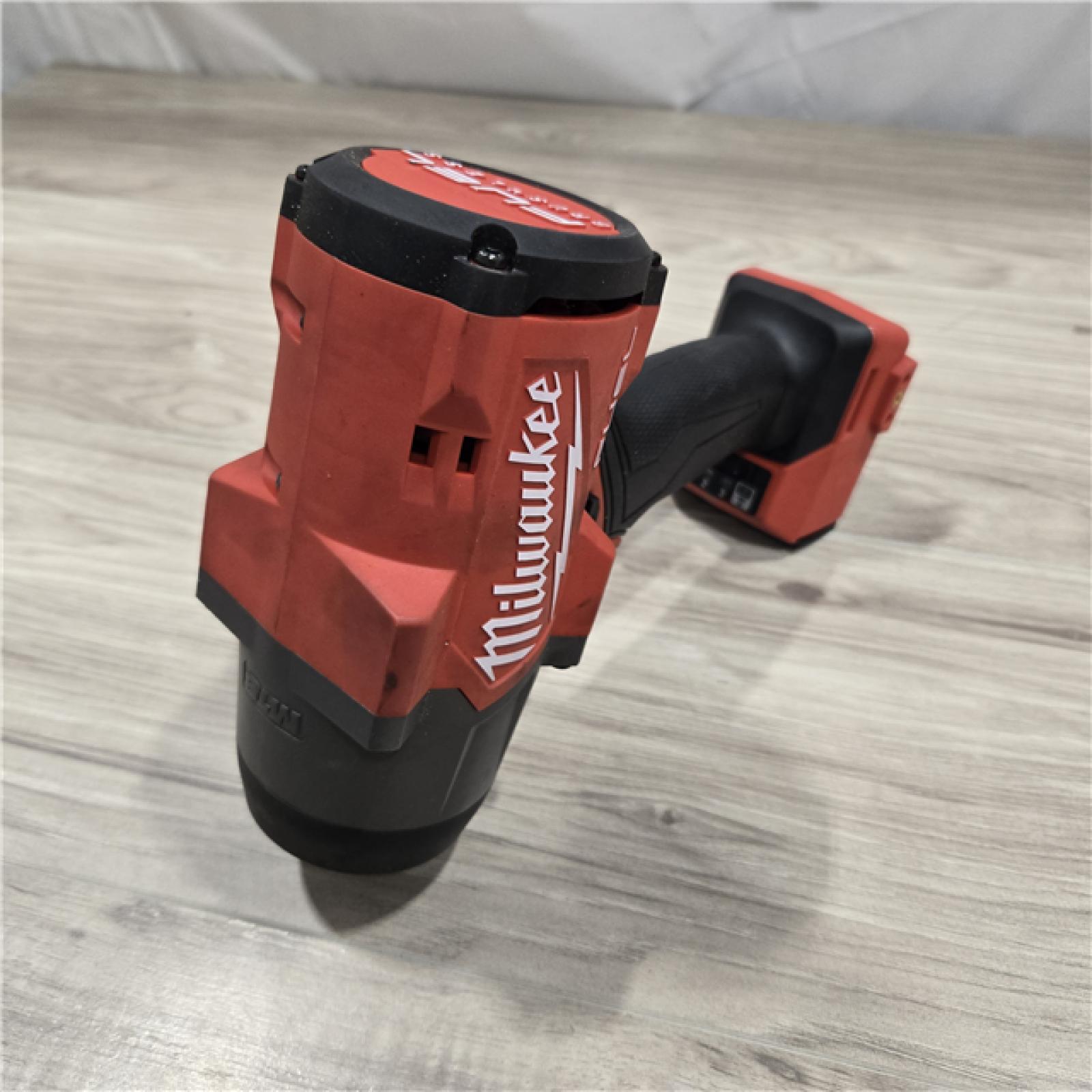 AS-IS Milwaukee M18 Cordless High Torque Impact Wrench Kit