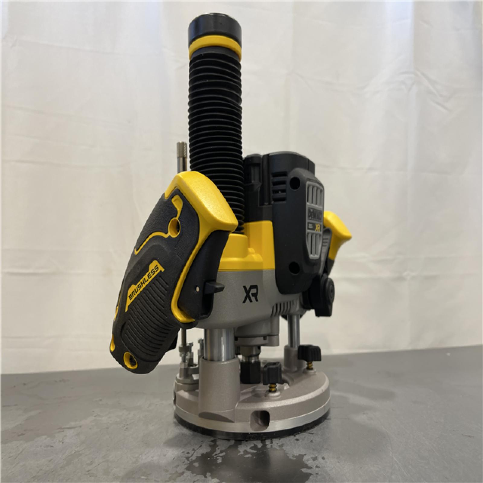 AS-IS - Dewalt 20V MAX XR 2-1/4 Peak HP Brushless Cordless Plunge Router