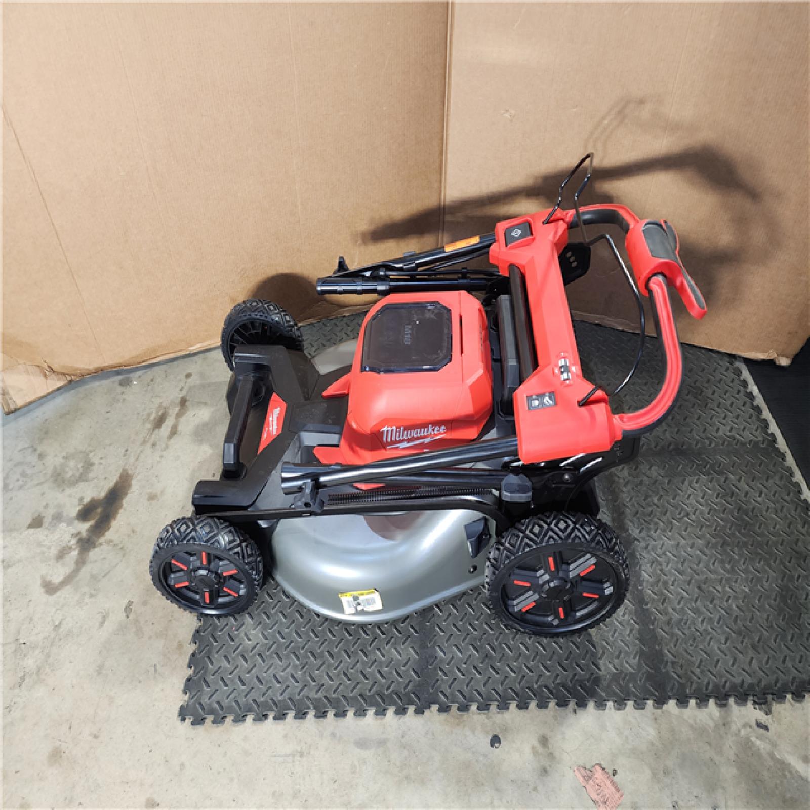HOUSTON LOCATION - AS-IS Milwaukee M18 FUEL 2823-20 21 in. 18 V Battery Self-Propelled Lawn Mower (TOOL ONLY)