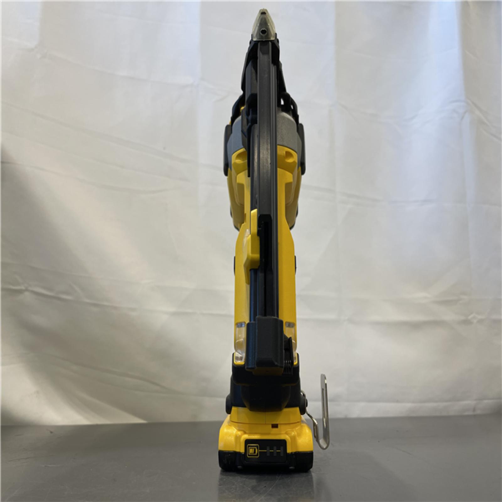 AS-IS - DeWalt ATOMIC 20V MAX Lithium Ion Cordless 23 Gauge Pin Nailer Kit