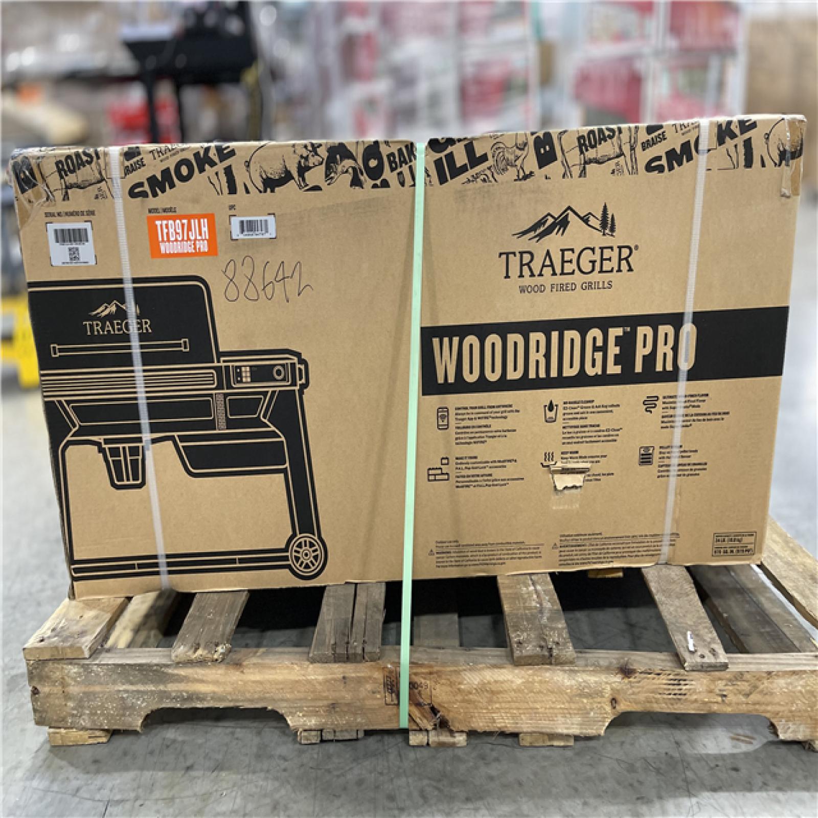 DALLAS LOCATION- NEW!- Traeger Woodridge Pro Wi-Fi Pellet Grill and Smoker in Black