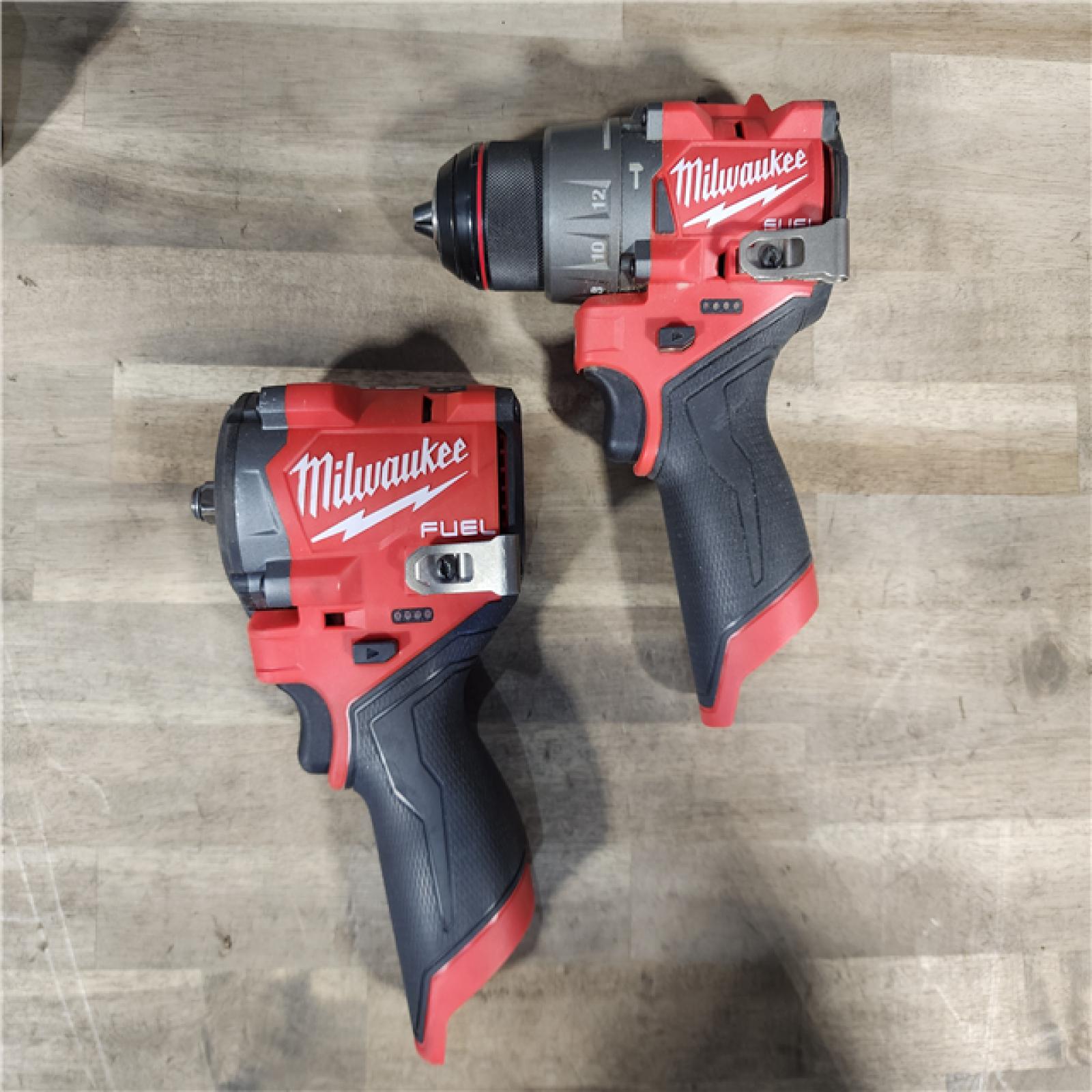 HOUSTON LOCATION - AS-IS Milwaukee 2 Tool Combo Kit W/ (2) Battery & Charger