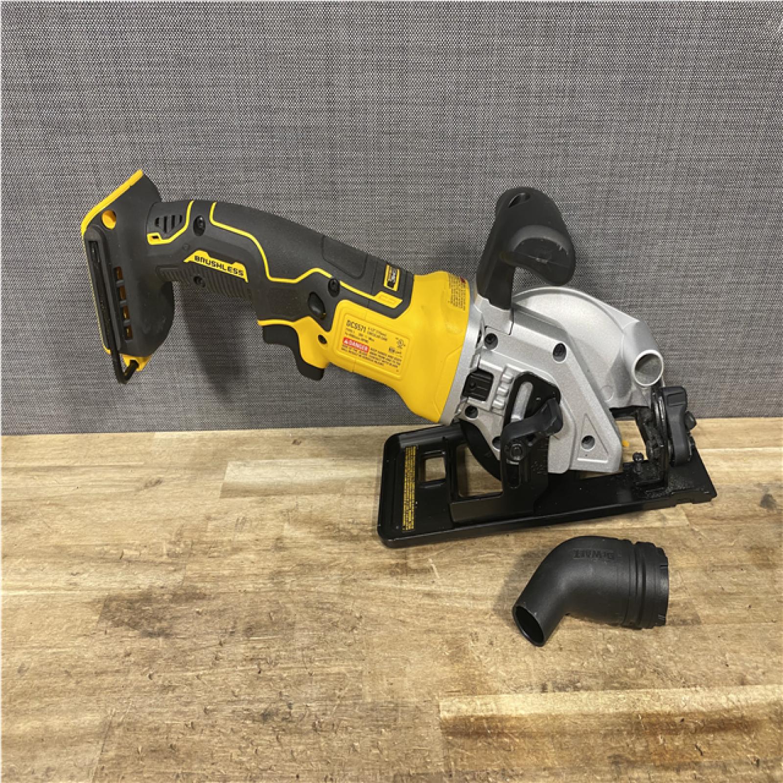 Houston Location AS-IS DEWALT ATOMIC 20V MAX Cordless Brushless 4-1/2 in. Circular Saw (Tool Only)