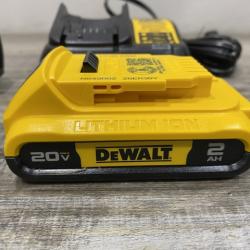 LIKE NEW - DEWALT 20V MAX Cordless Battery Powered Pruner Kit