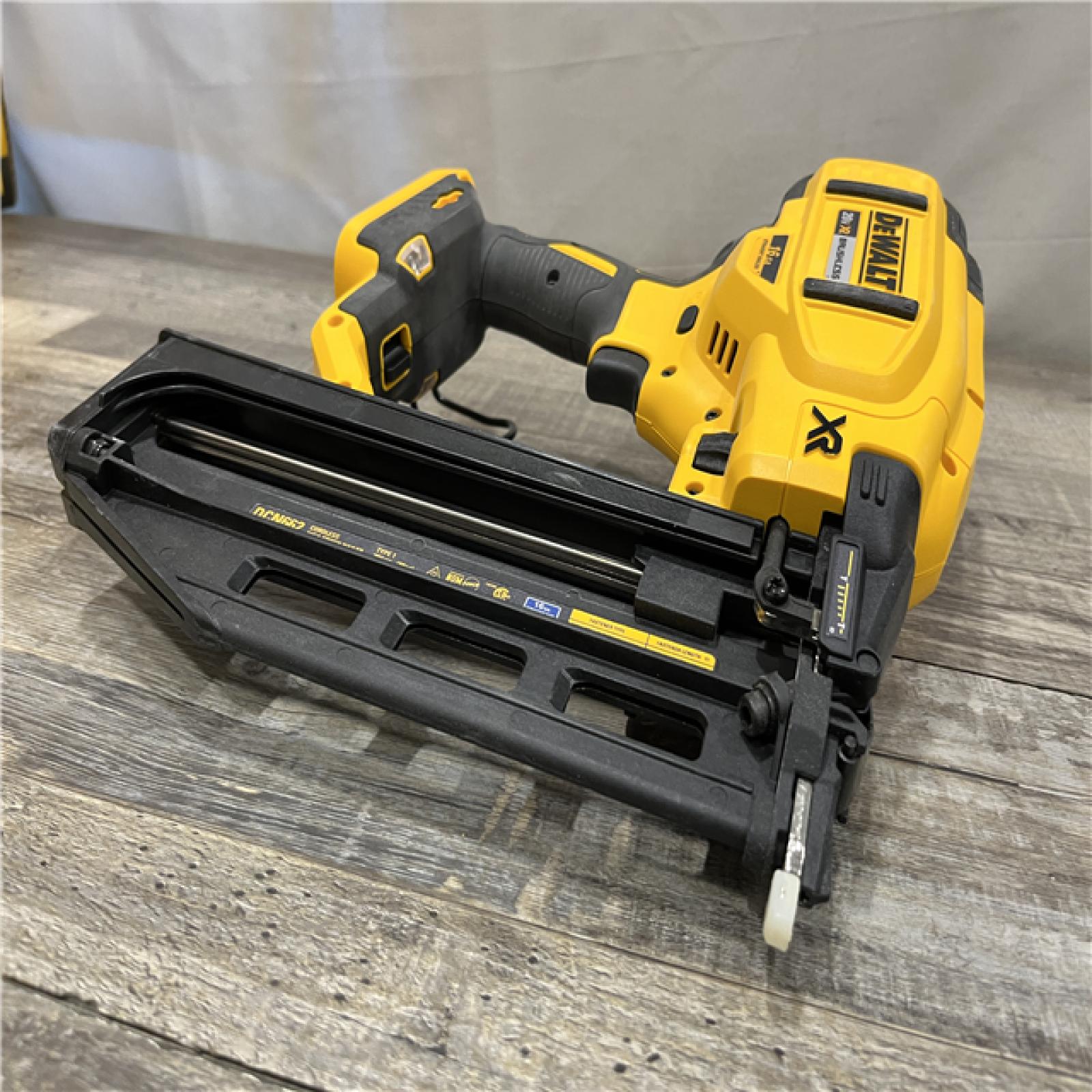 AS-IS DEWALT 20V MAX XR 16-Gauge Lithium-Ion Cordless Finish Nailer (Tool Only)