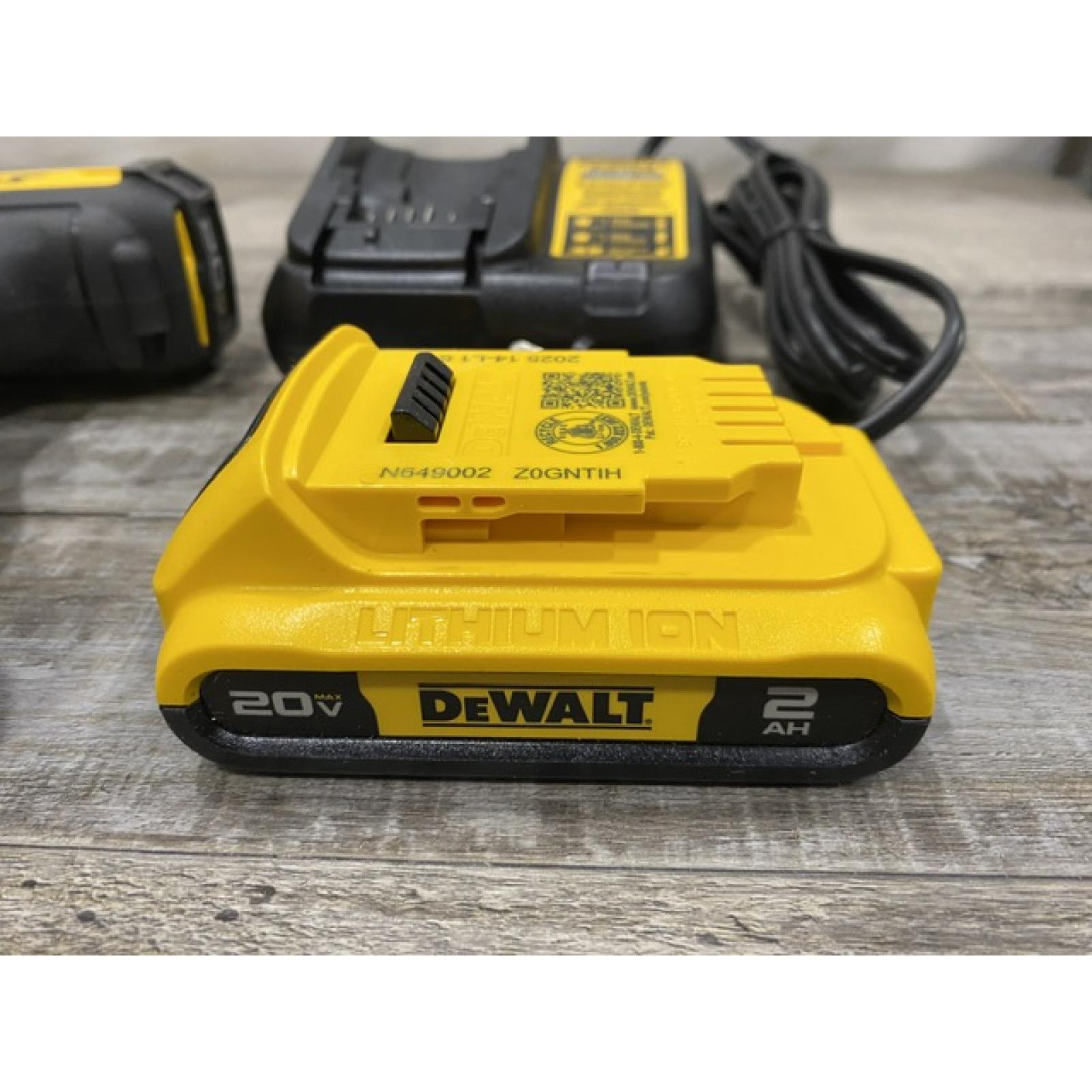 AS-IS DEWALT 20V MAX Cordless Battery Powered Pruner Kit