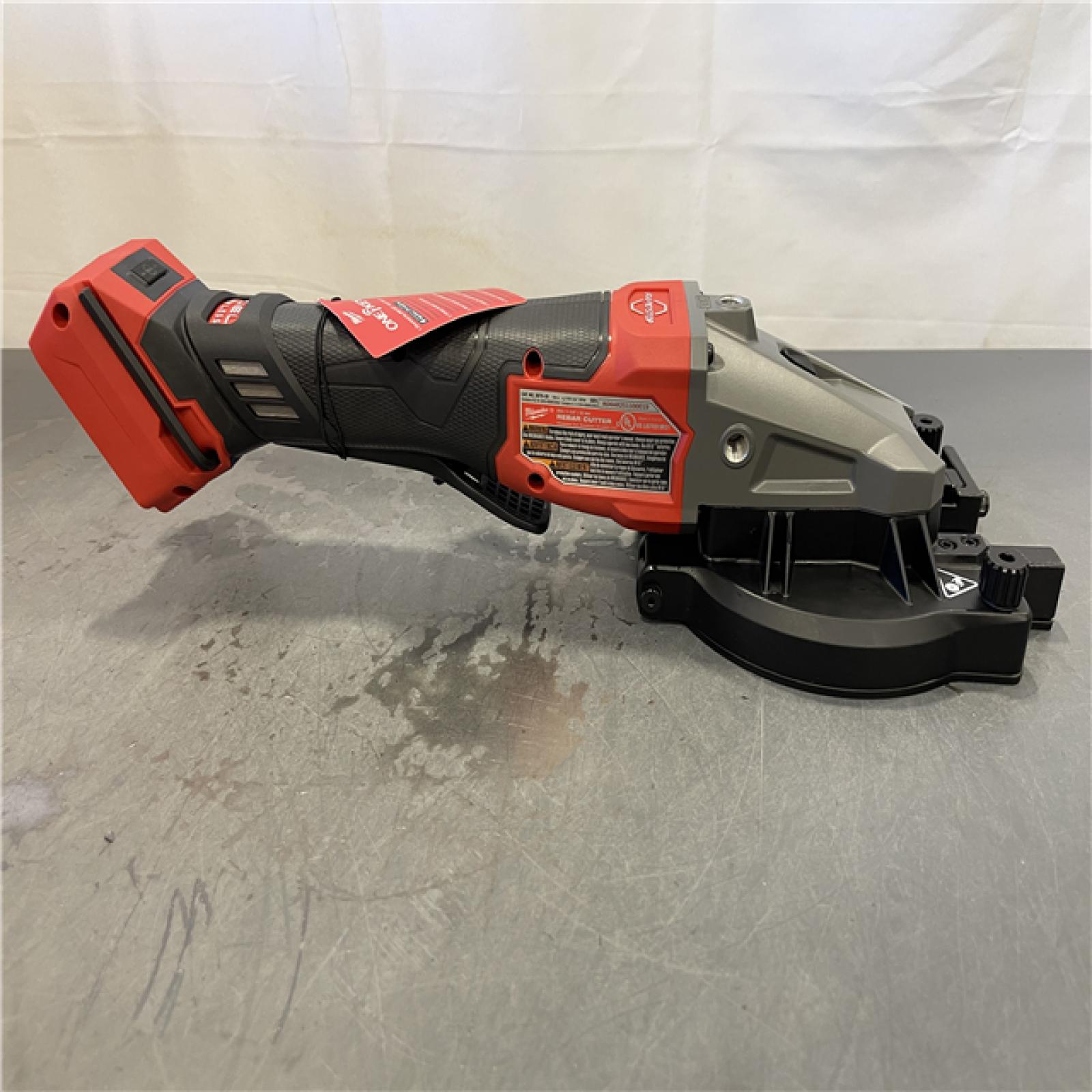 AS-IS - Milwaukee M18 FUEL 18V Lithium-Ion Cordless Brushless #10 (1-1/4in. ) Rebar Cutter