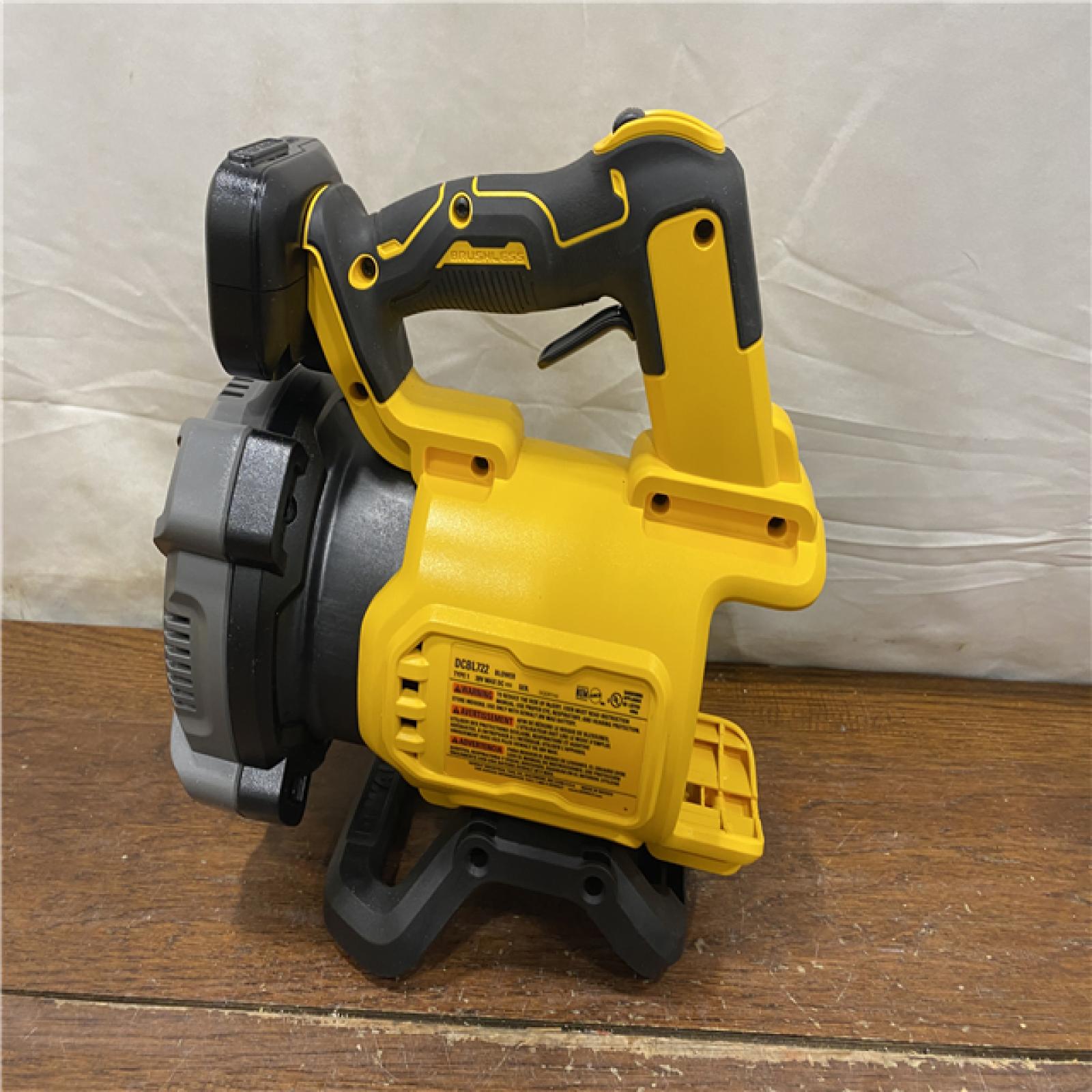 AS-IS DEWALT 20V MAX Brushless Cordless Handheld Axial Leaf Blower Kit