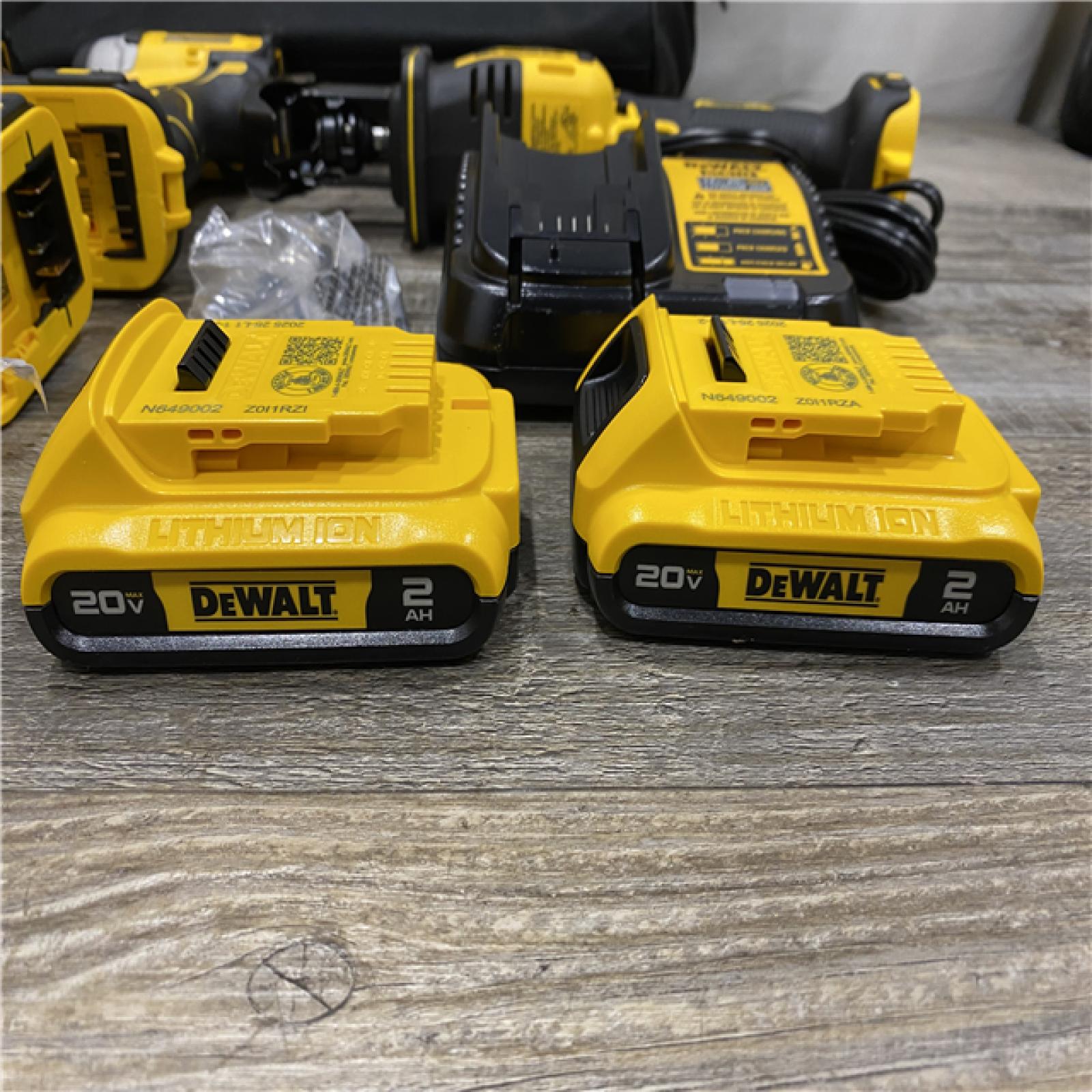 AS-IS DEWALT ATOMIC 20-Volt Lithium-Ion Cordless Brushless (4-Tool) Combo Kit