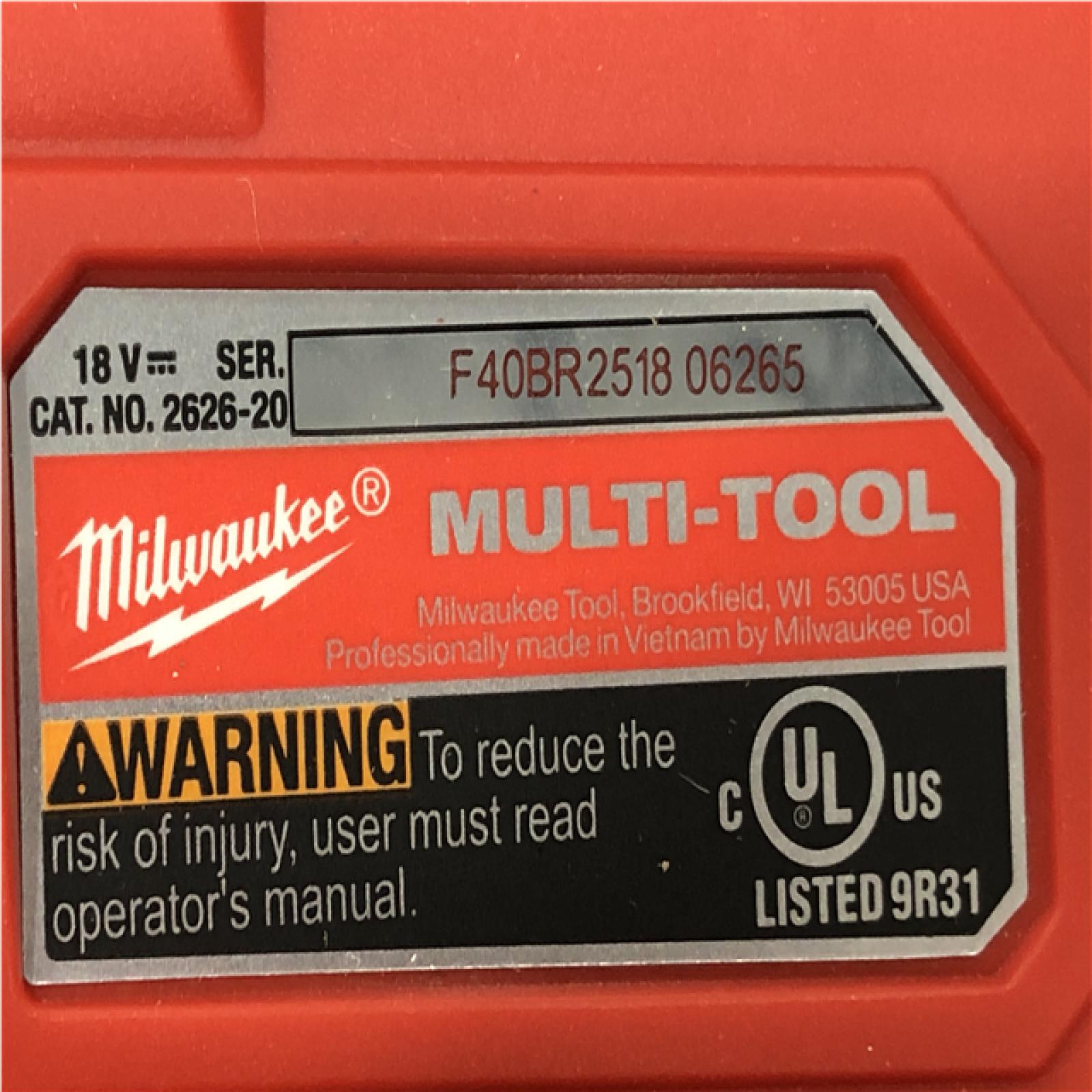 AS-IS Milwaukee 18V Lithium-Ion Cordless Oscillating Multi-Tool (Tool-Only)