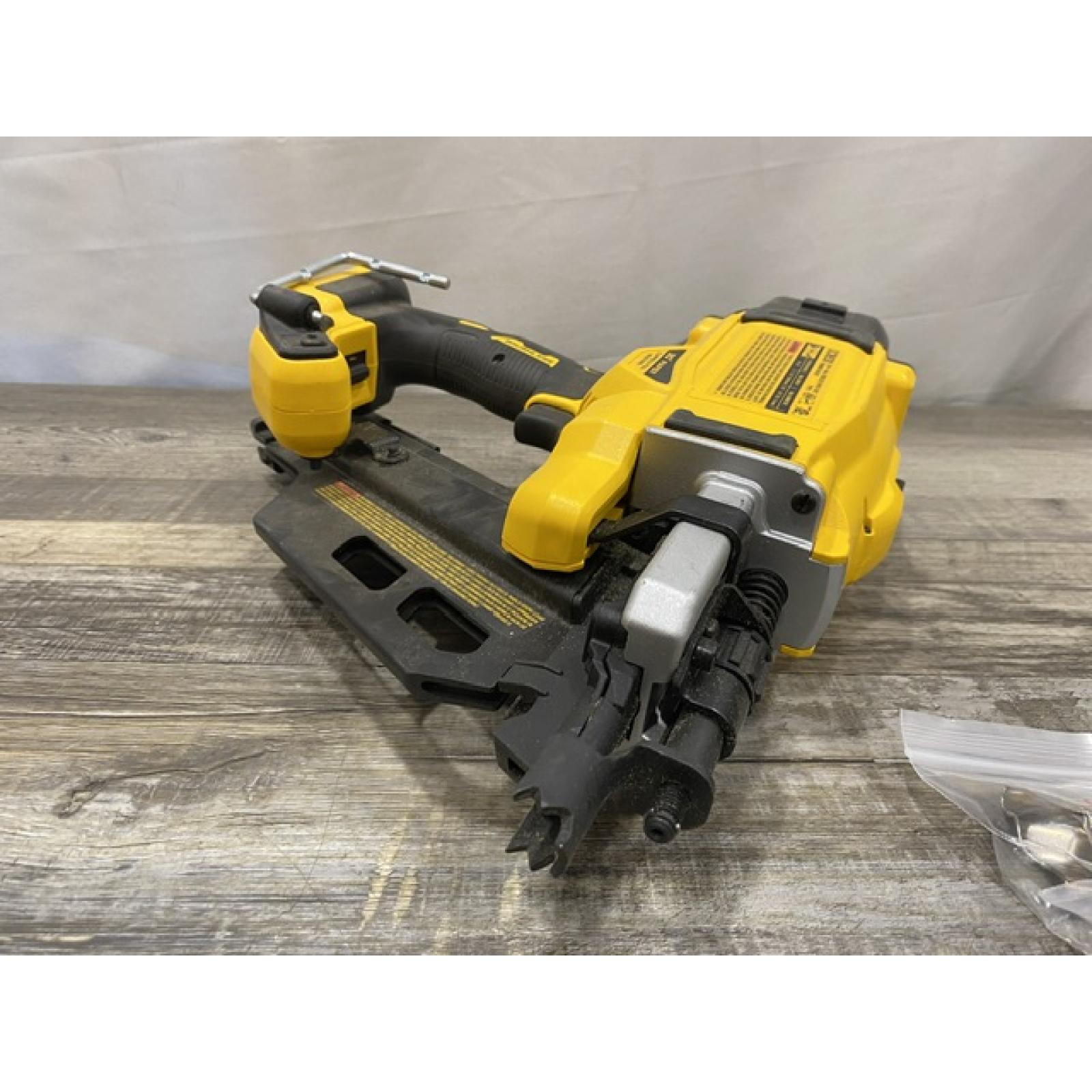AS-IS DEWALT 20V 30 Degree Cordless Framing Nailer (Tool-Only)