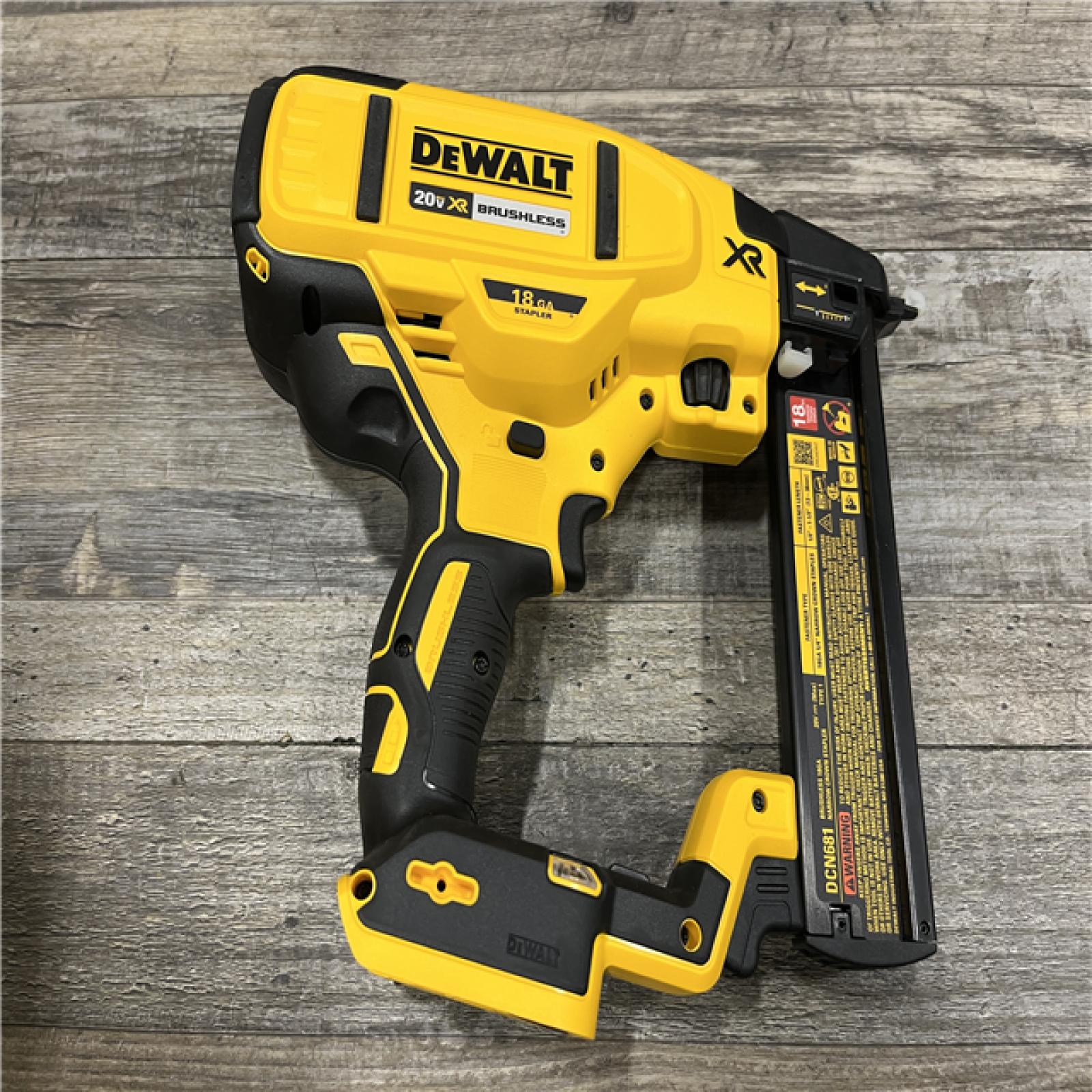 AS-IS DEWALT 20V MAX XR Lithium-Ion Cordless 18-Gauge Narrow Crown Stapler Kit