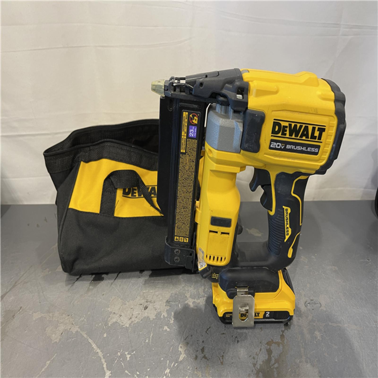 AS-IS - DEWALT ATOMIC 20V MAX Lithium Ion Cordless 23 Gauge Pin Nailer Kit